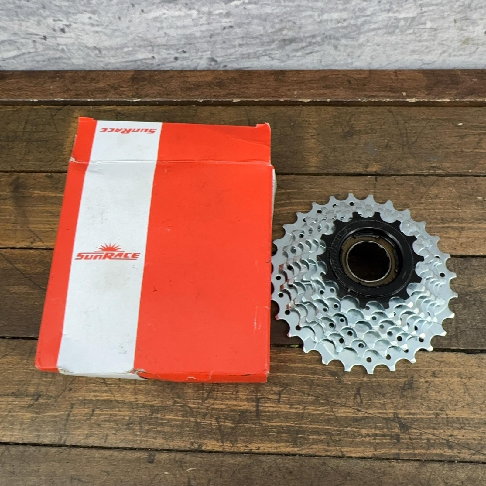 SunRace Freewheel 7 Speed 14-28T 28T Silver Steel Threaded Bike New Open Box