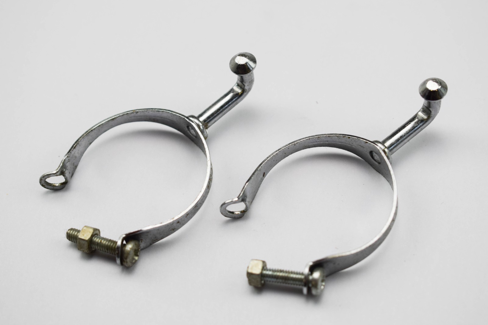 NOS PAIR, CYCLO DELUXE VINTAGE CHROMED STEEL BICYCLE BAND ON PUMP PEGS