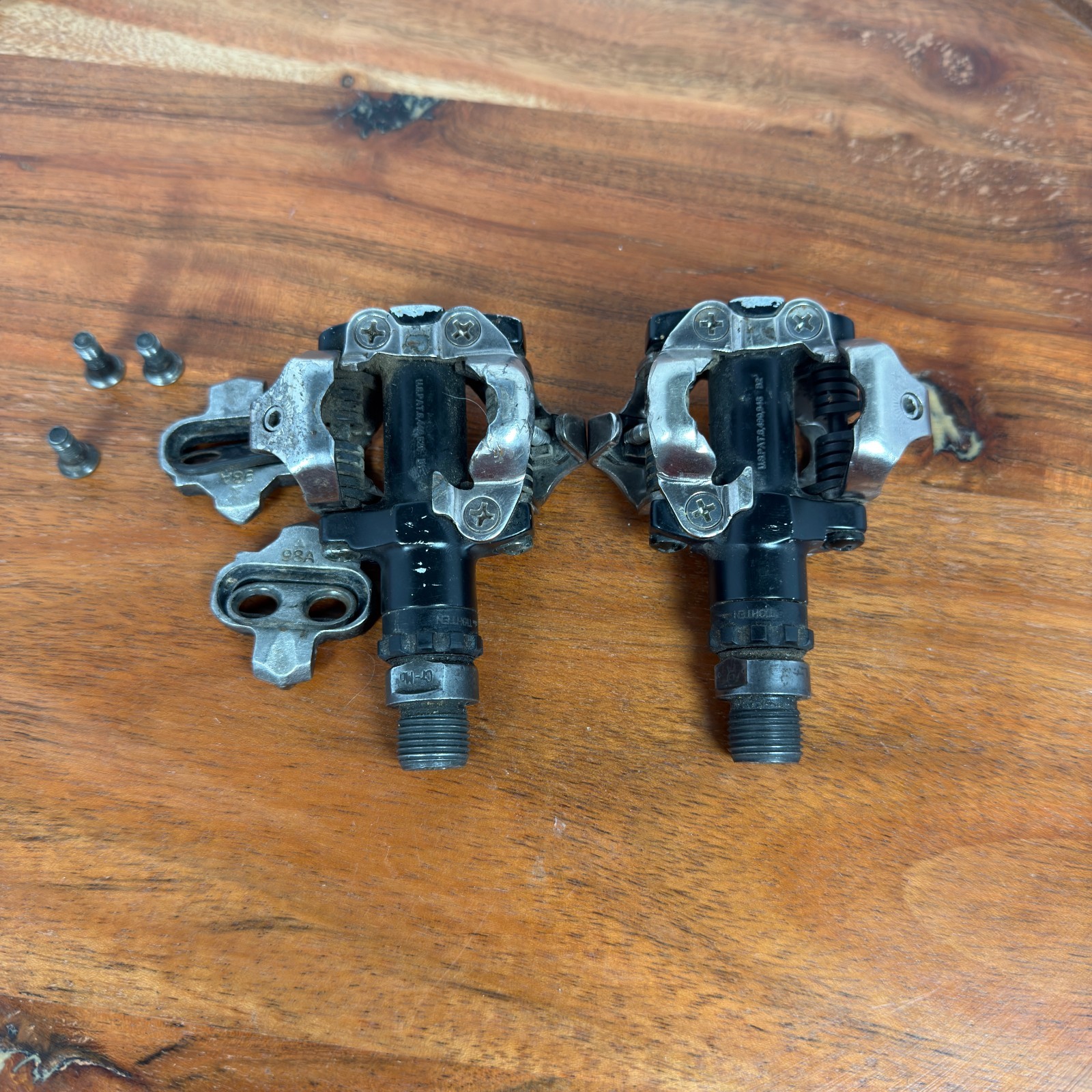 Shimano PD-M520 Clipless SPD Pedals Dual-Sided MTB Mountain Bike Pedals READ