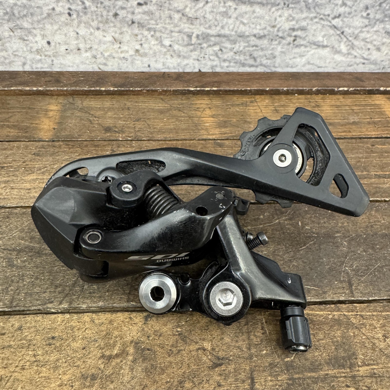 Shimano 105 RD-R7000 Rear Derailleur 11 Speed Medium Cage Black Road 225g