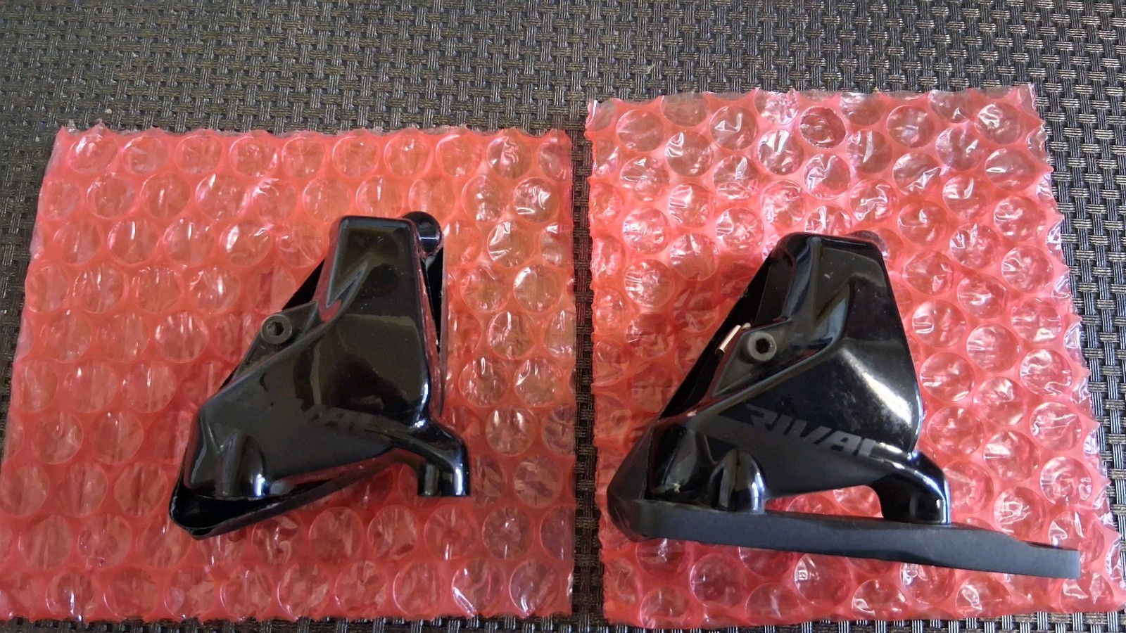 SRAM Rival eTap AXS HRD D1 flat mount brake calipers with adapters