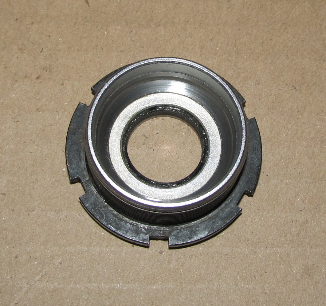Shimano Dura Ace BB-7400 Adjustable Bottom Bracket Cup NJS Stamped 1.37 x 24t