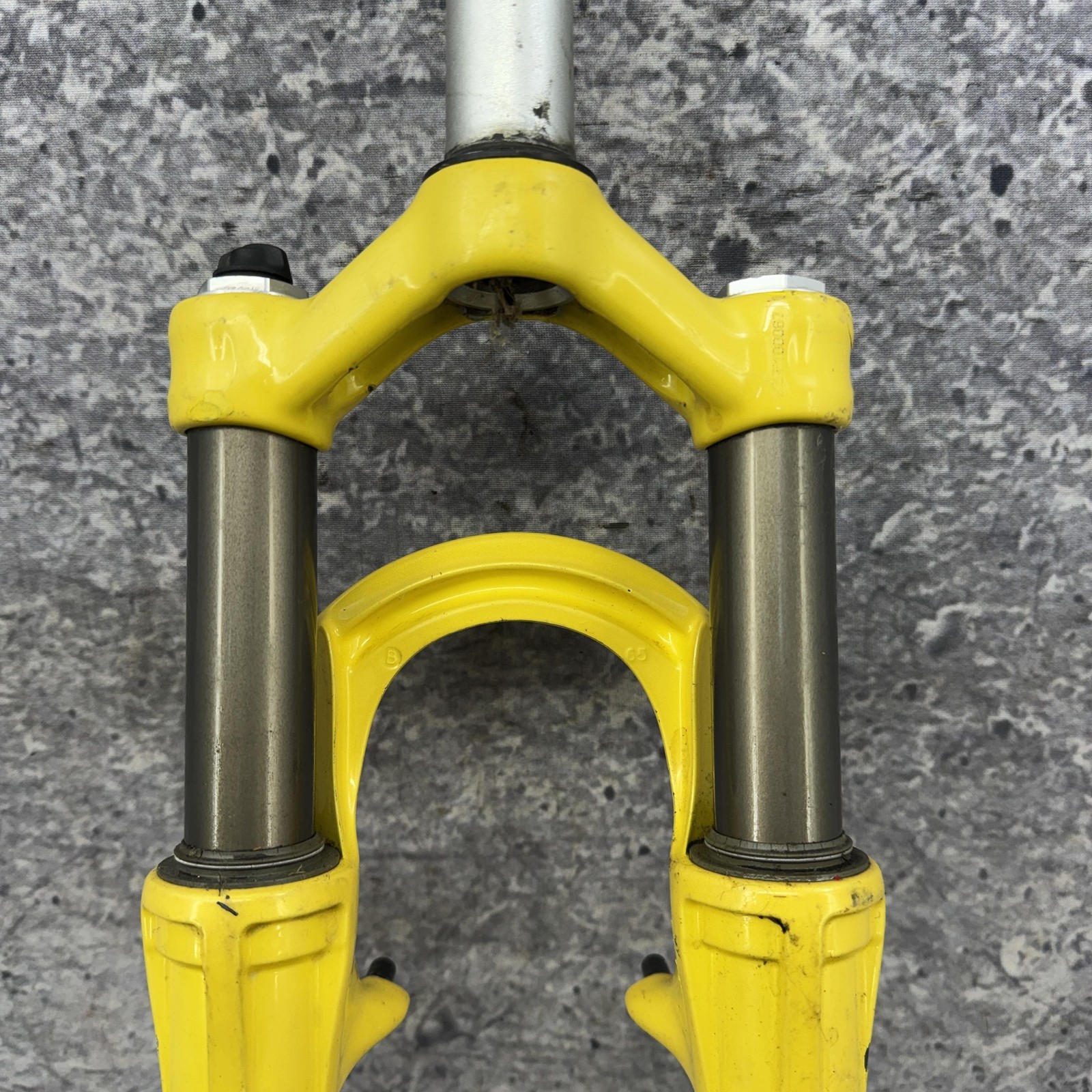 Vintage RockShox Duke Race Suspension Fork 26 1 1/8 Threadless V-Brake Yellow