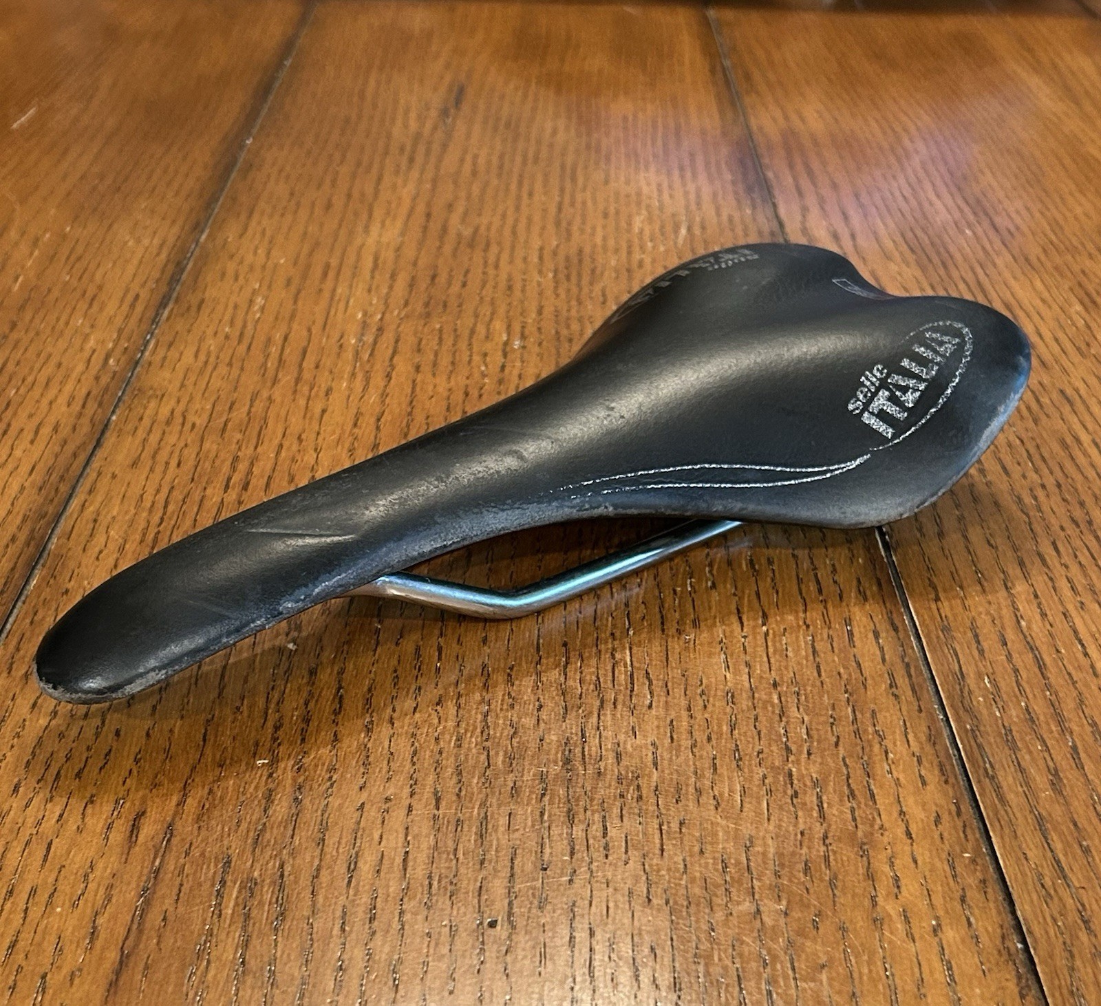 Selle Italia SLR Carbon Fiber – Leather Saddle w/ Titanium Rails – 135g – Italy