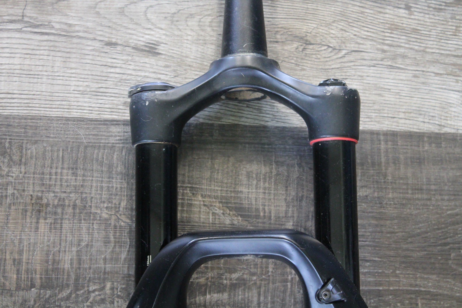 RockShox Yari 27.5in Fork 150mm Solo Air Lockout 1 1/8 Threadless boost