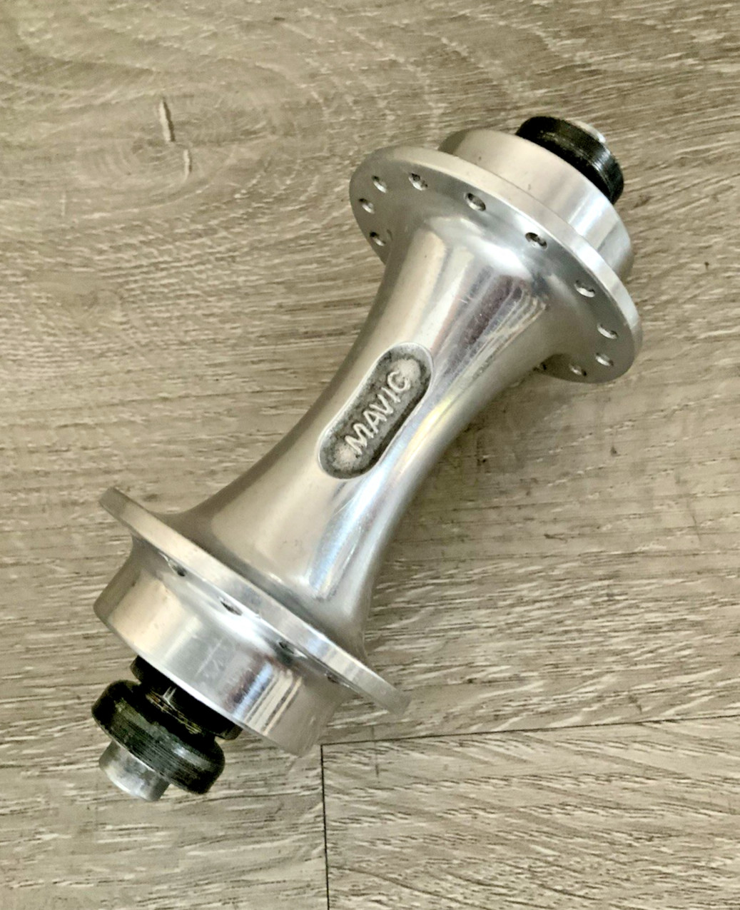 MAVIC FRONT HUB 28 HOLE 100 MM SPACING 152 GRAMS