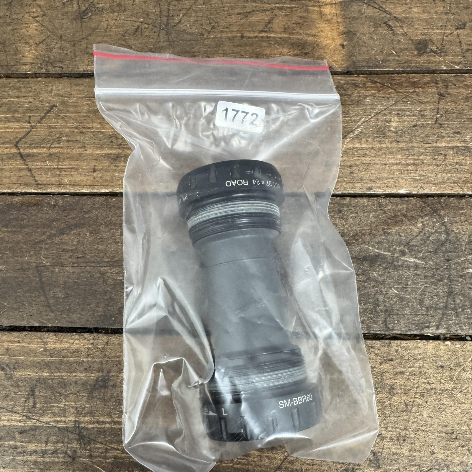 Shimano Bottom Bracket SM-BBR60 68mm BSA 1.37×24 Road Hollowtech II Black