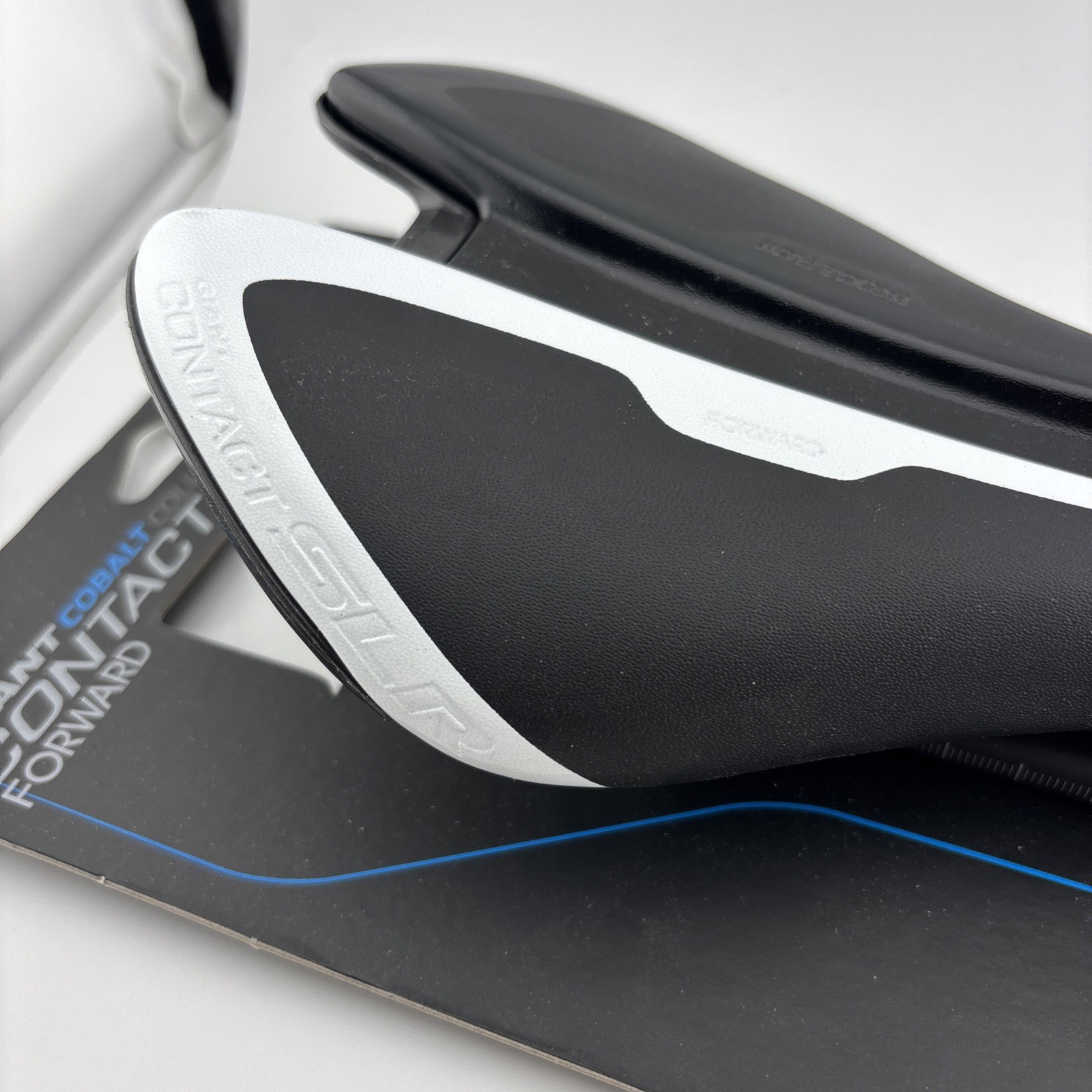 Giant Cobalt Collection Contact SLR Saddle Forward Position Carbon Black