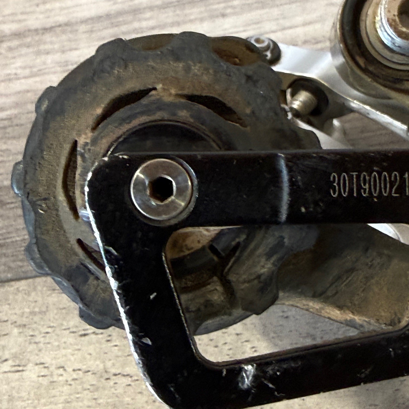 SRAM X0 9 Speed Rear Derailleur Blackbox Carbon Medium Cage CRACKED PULLEYS