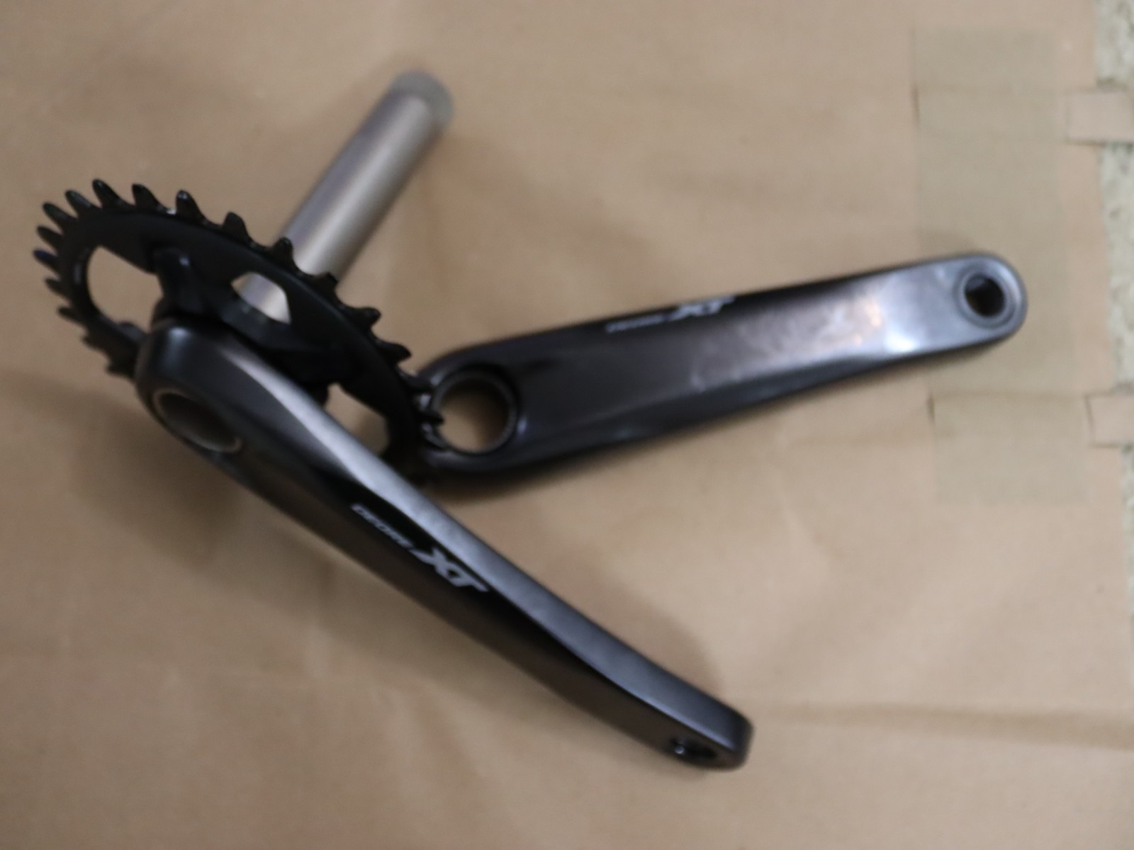 Shimano DEORE XT FC-M8100-1 Crankset with bottom bracket