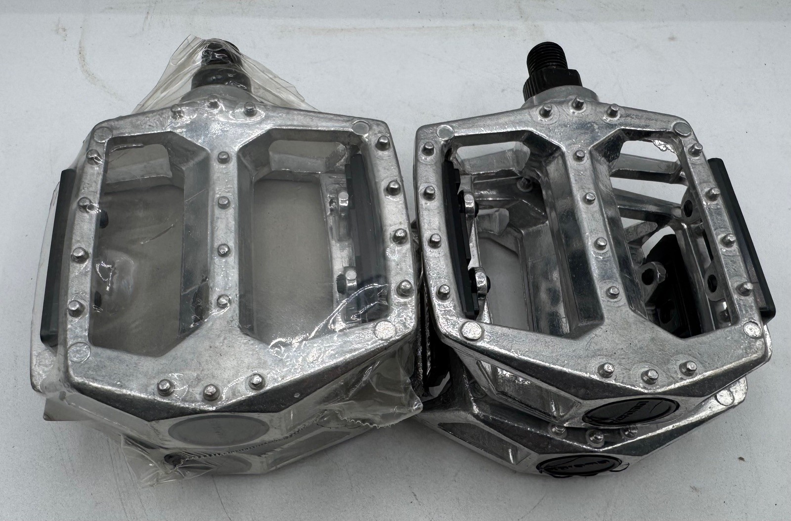Xeromo Bike Pedals NOS Pair w/ Cat Eye RR-1-SL Reflectors Aluminum
