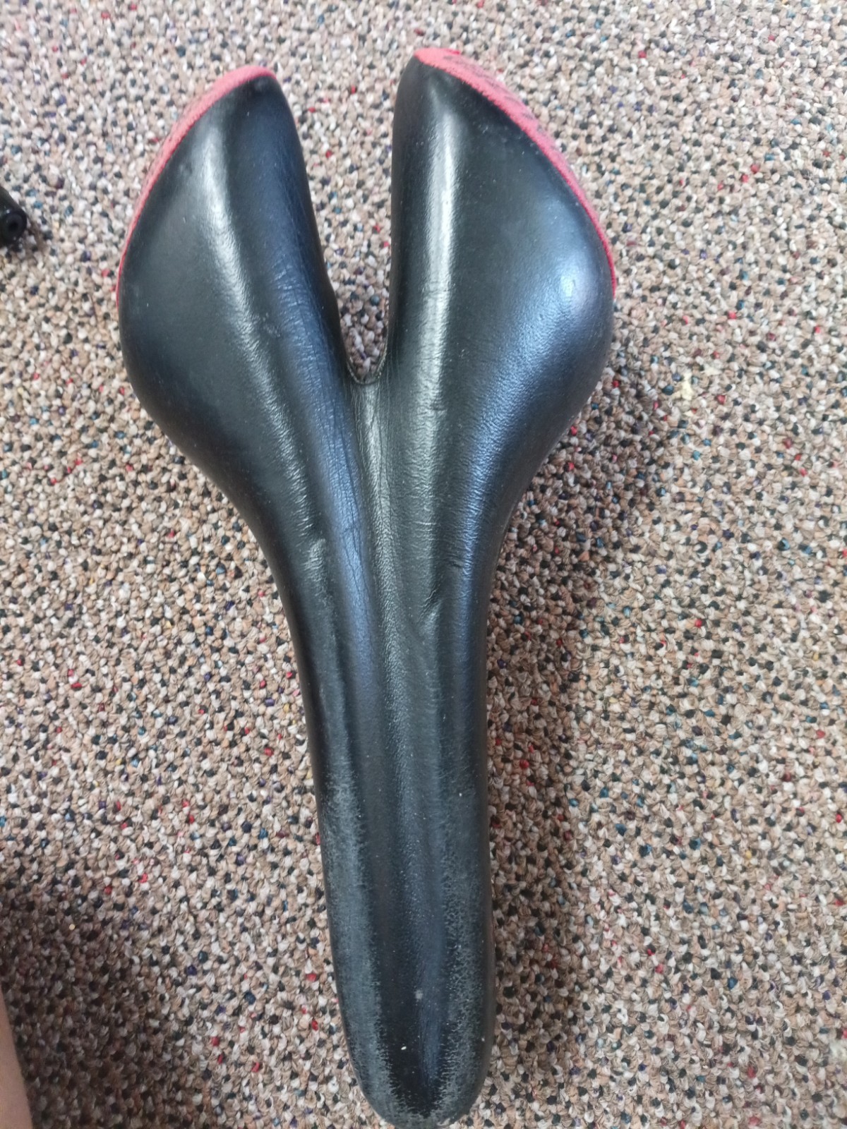 Specialized Body Geometry Saddle- Manganese Rails.Used