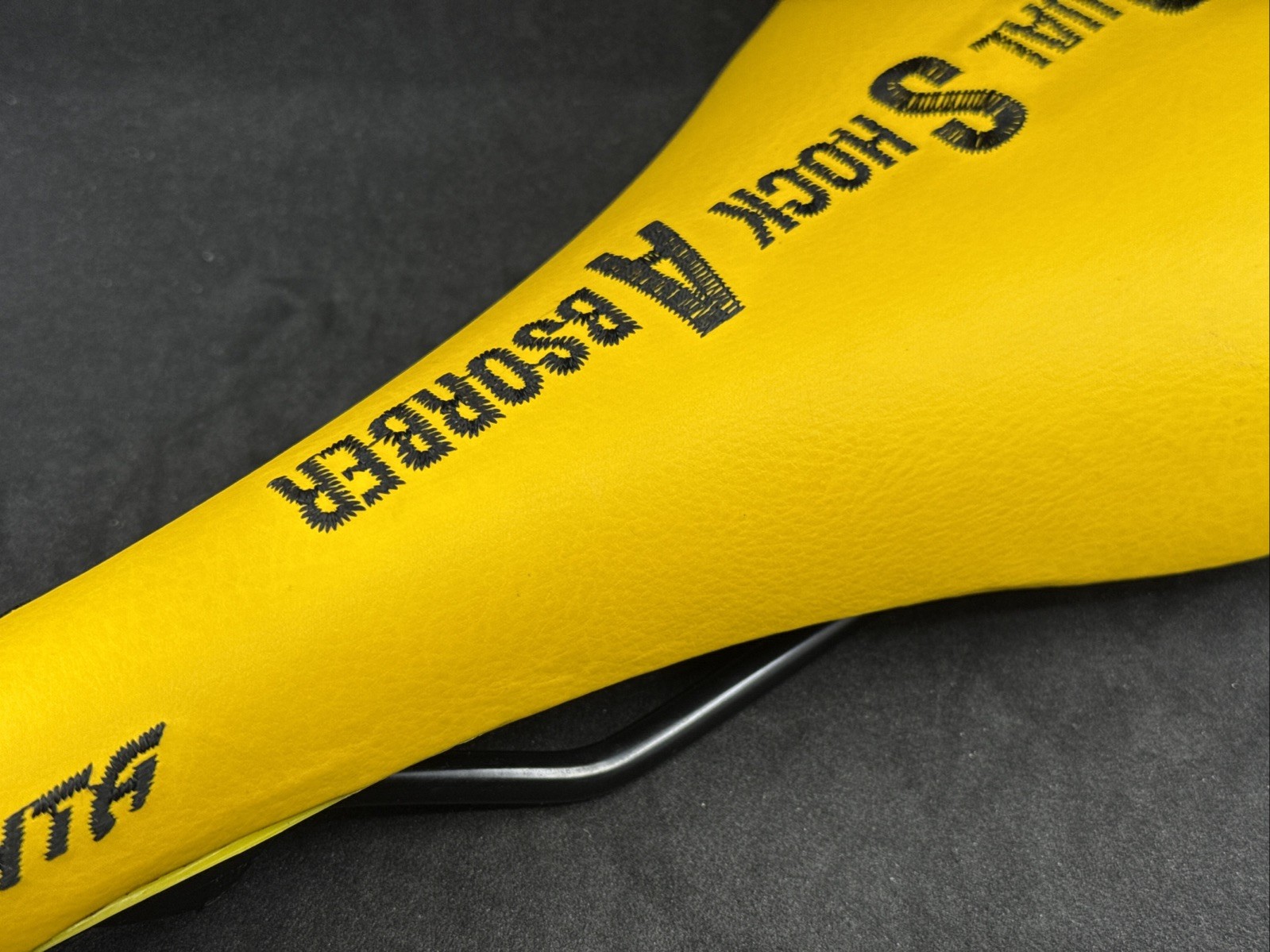 Gipiemme PENTA Saddle Dual Shock Absorber Yellow Steel Rails 270mm x 140mm