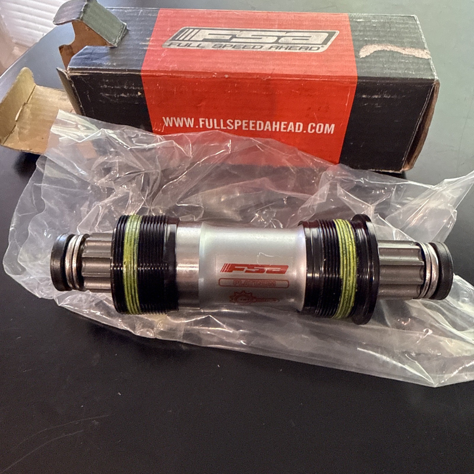 FSA Platinum ISIS Bottom Bracket 73x113mm | Sealed Cartridge Bearings, Forged