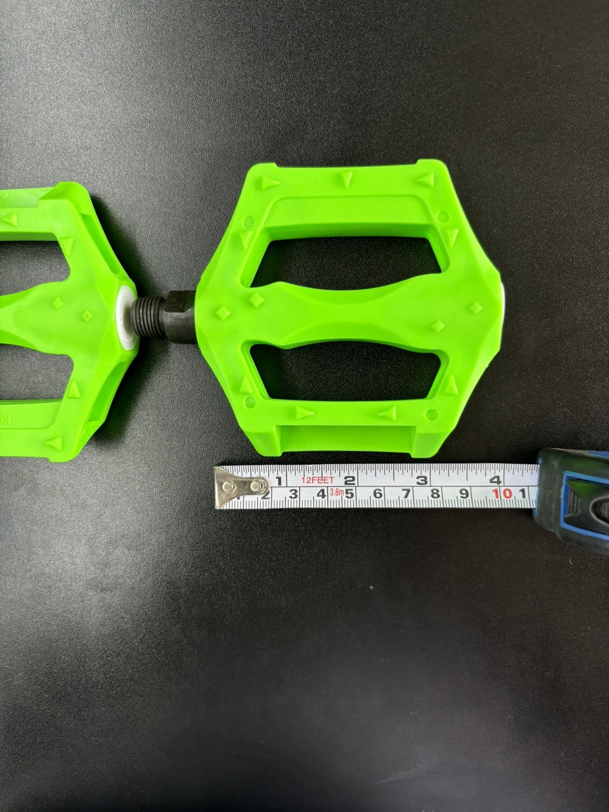 Resin Body Pedals 9/16″ NEON GREEN