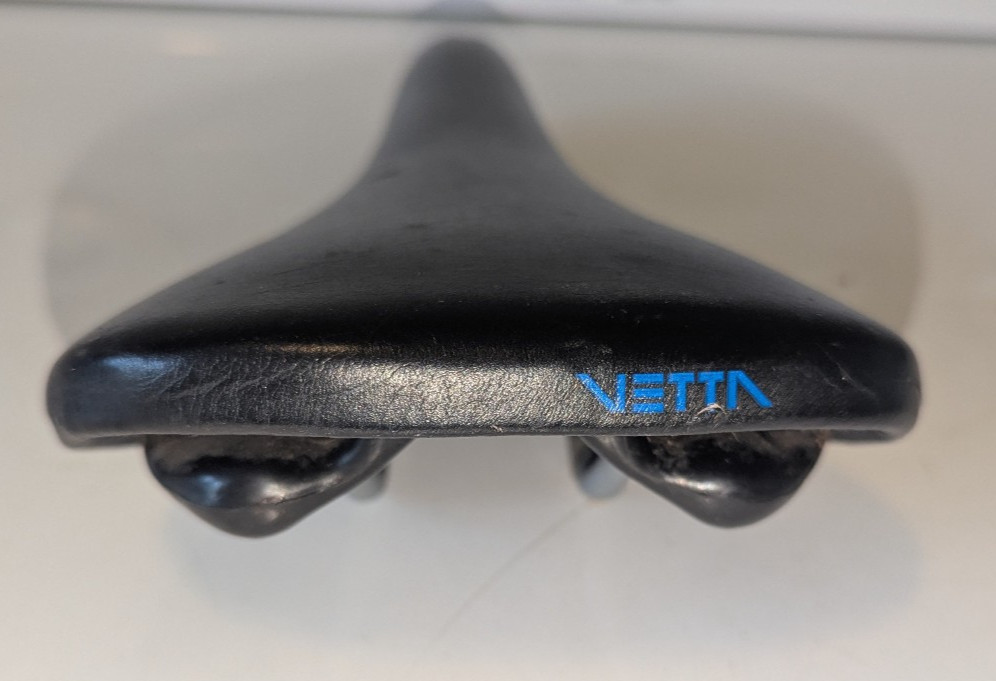 Vetta TT TriShock Saddle with Manganese Rails, Black, Vintage
