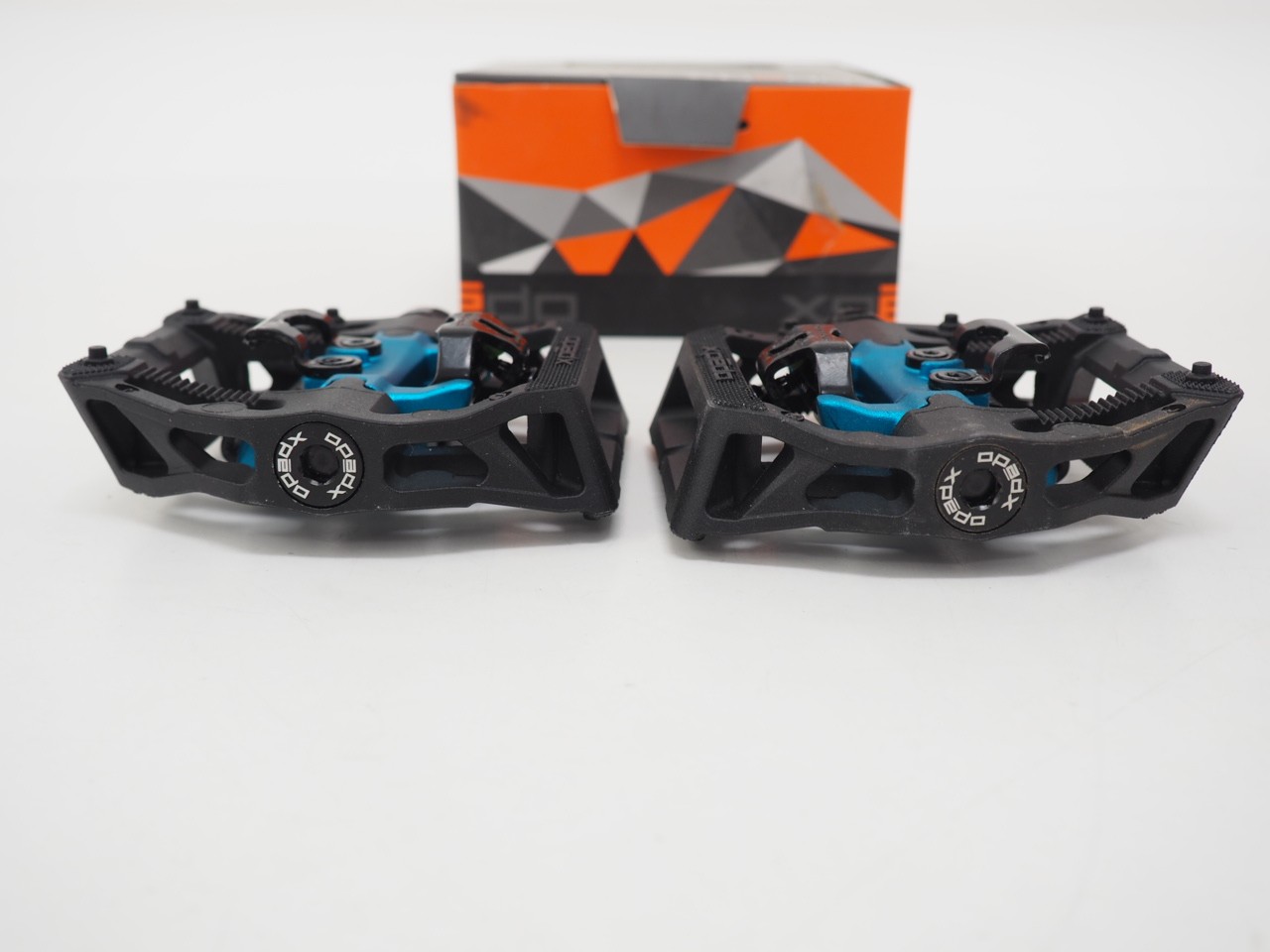 New! Xpedo GFX Neo Blue/Black Clipless Flat/Platform Pedals w/ Cleats