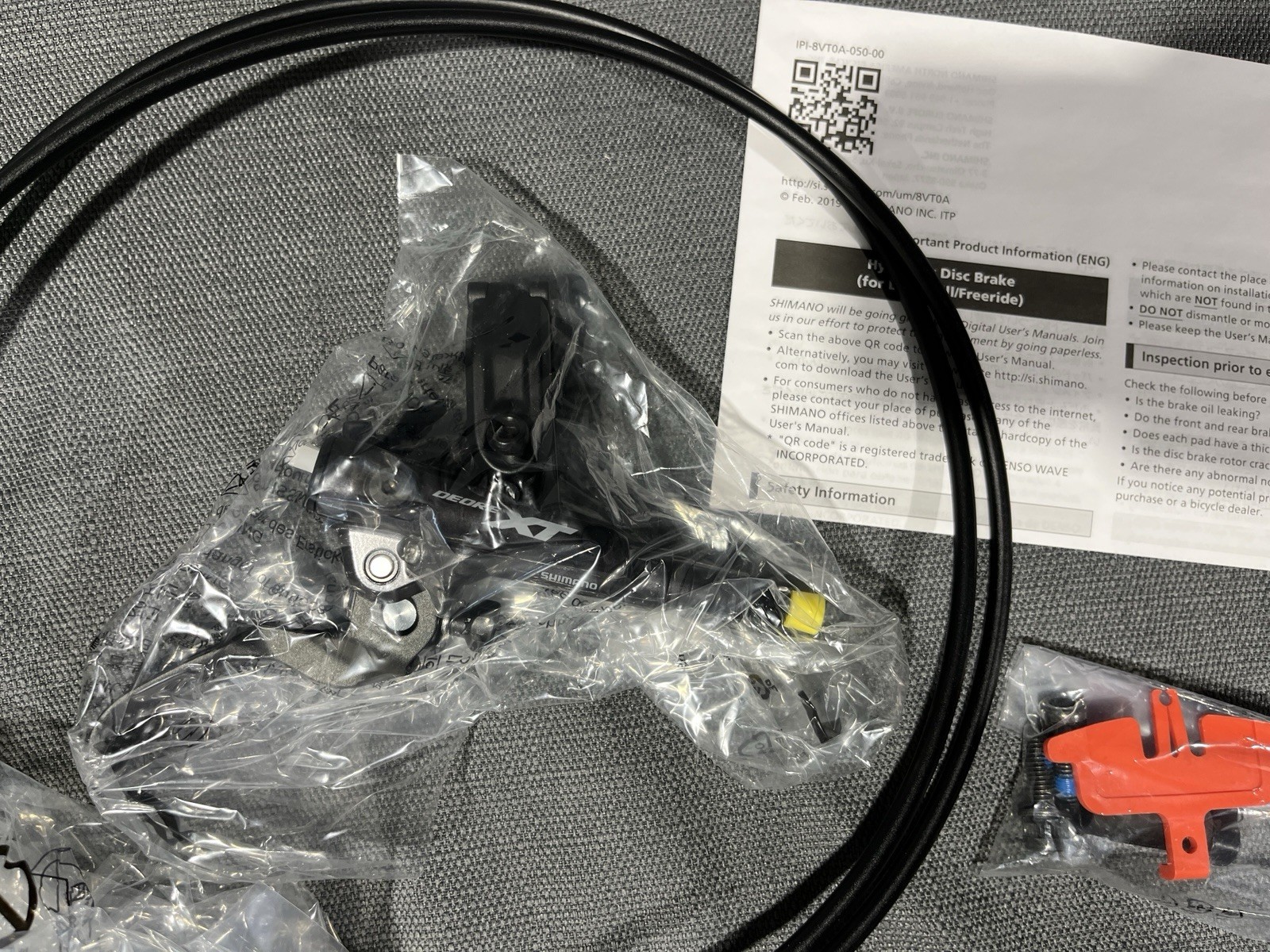 Shimano Deore XT BL-M8100 / BR-M8120 Brake Set 4-Piston Hydraulic Right / Rear