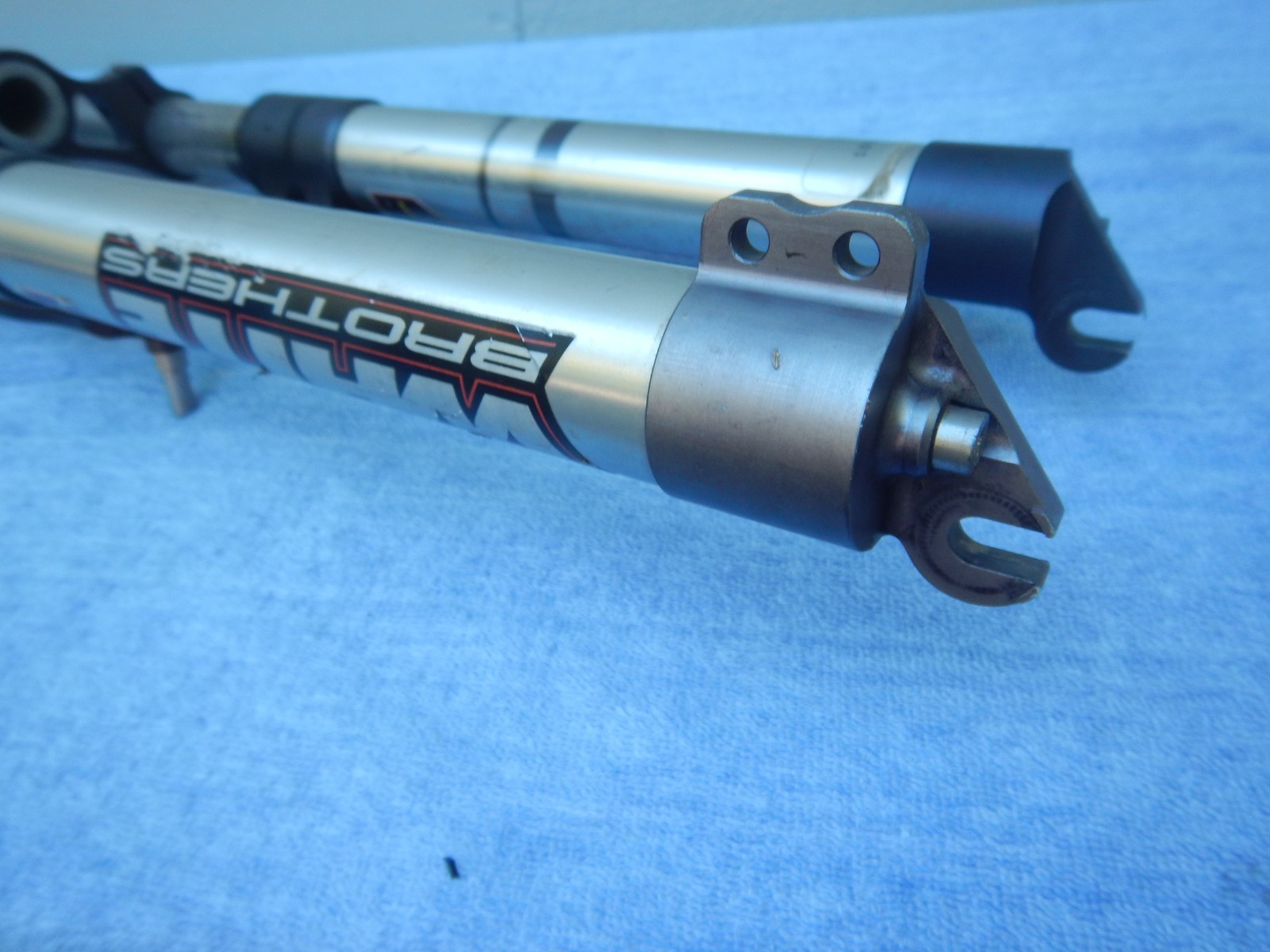 White Brothers DC118 DH Pro Fork 9.5″ Steerer 1-1/8″ Shocks Mountain Bike 26″