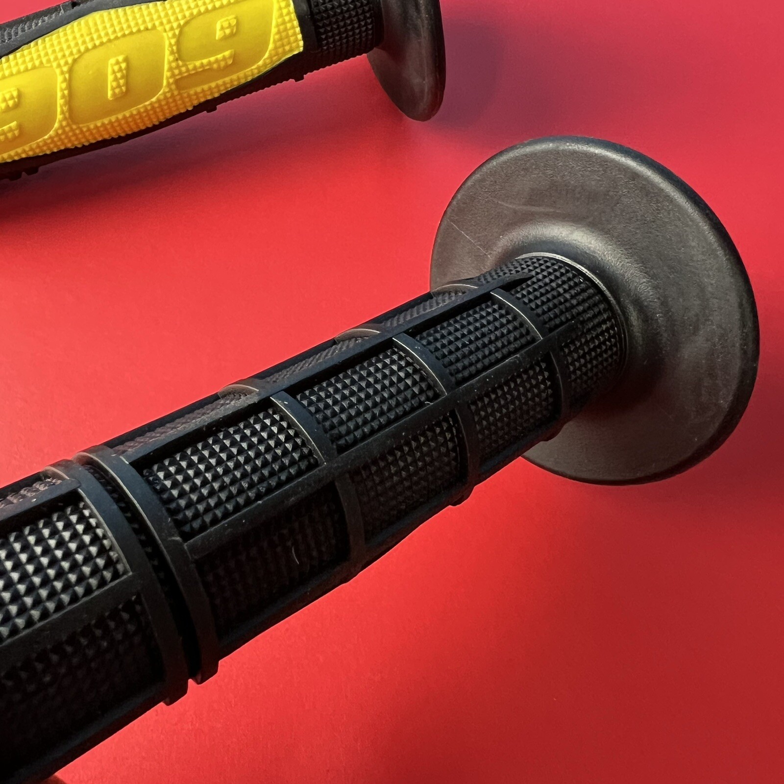 OLD SCHOOL FMF 909 BMX GRIPS VELOCITY BLACK / YELLOW VINTAGE NOS