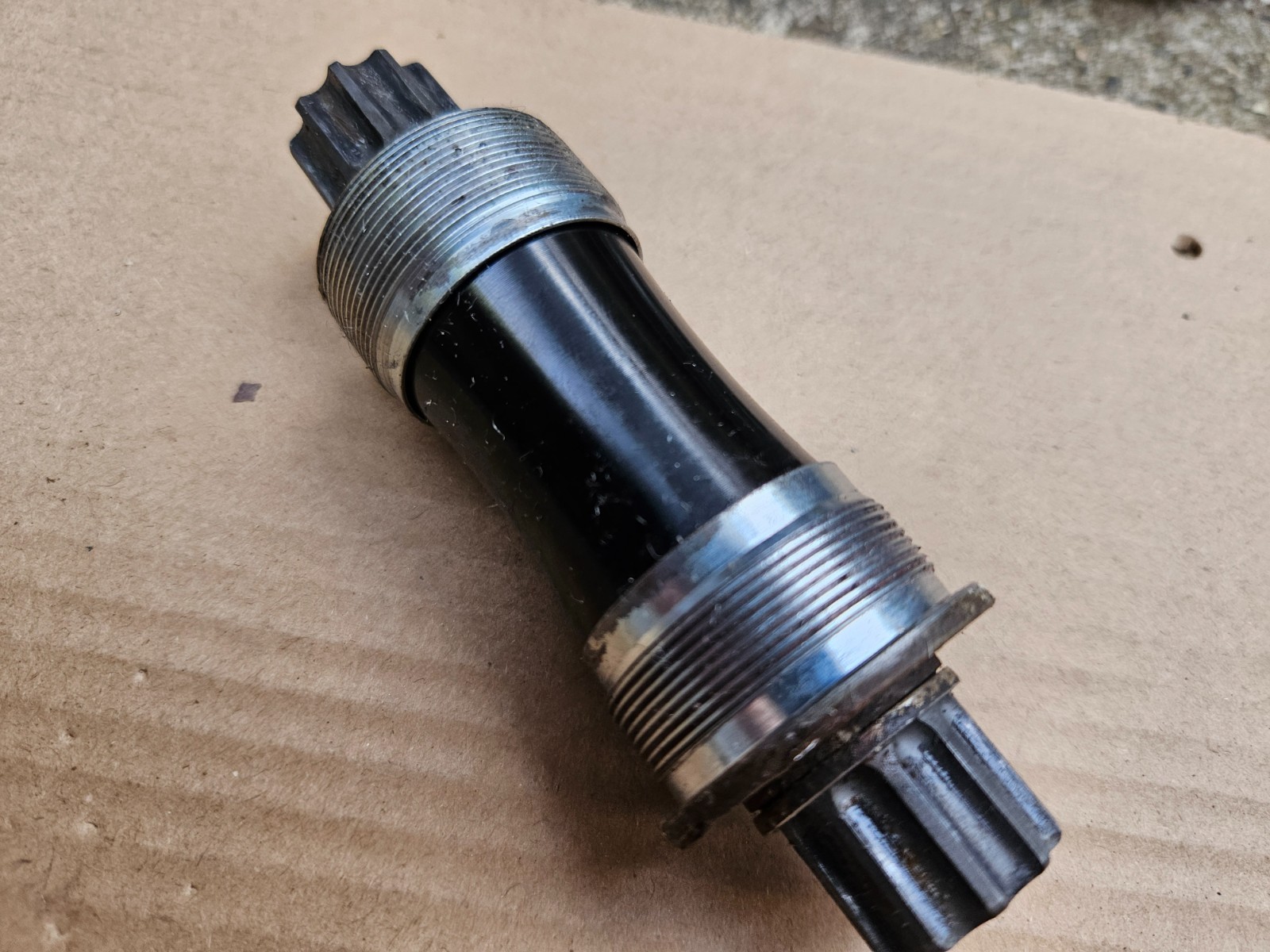 RPM BB-9915 Bottom Bracket ISIS Spline 68mm x 113mm *slight play in bearing*