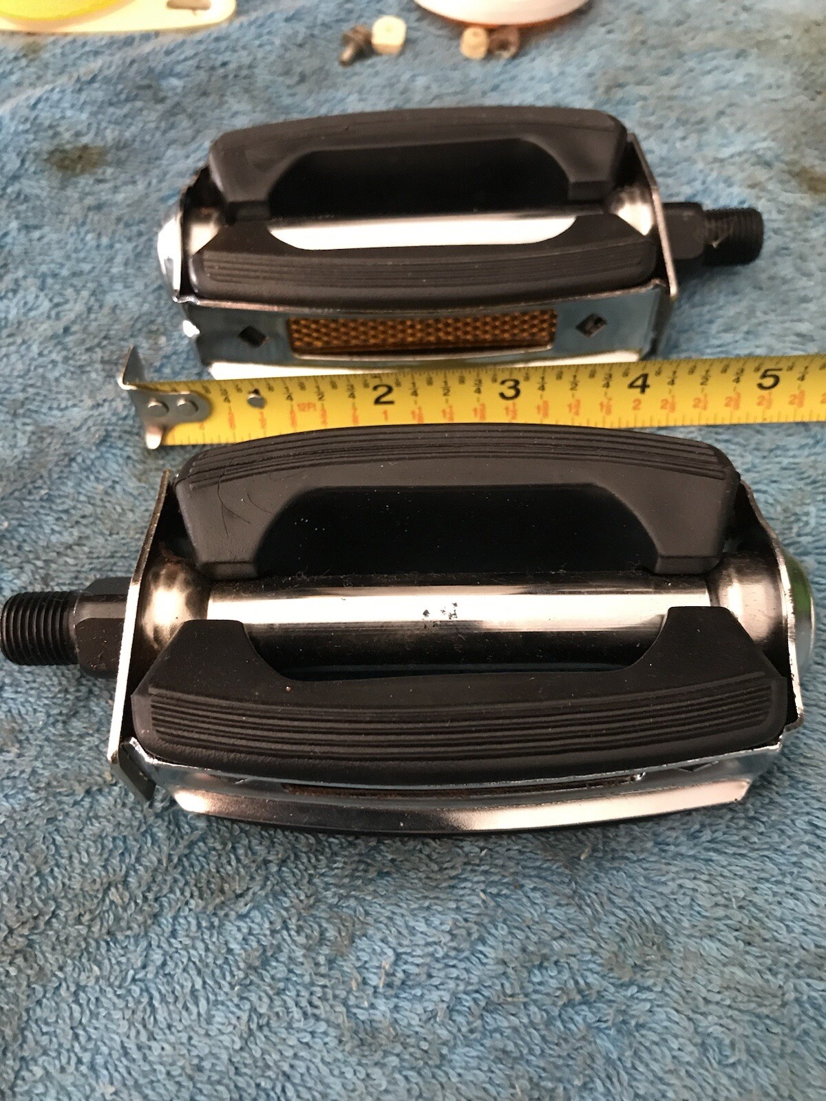 Classic bow rubber block bicycle cruiser vintage-style pedals 1/2″ BLACK/SILVER