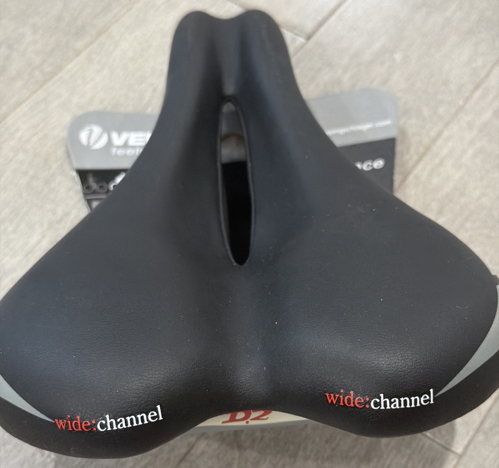 Velo WC Touring Saddle 250 x 168mm, 318g, Black Brand New!