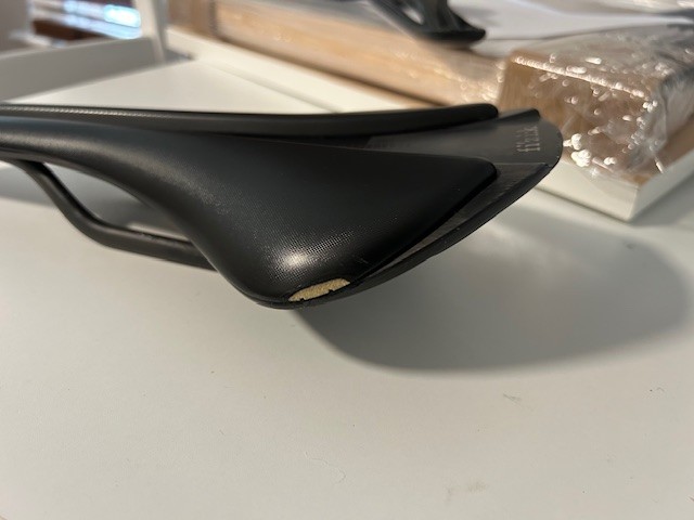 FIZIK ANTARES VERSUS EVO 00 – Regular / 139mm / MOBIUS – small scuff