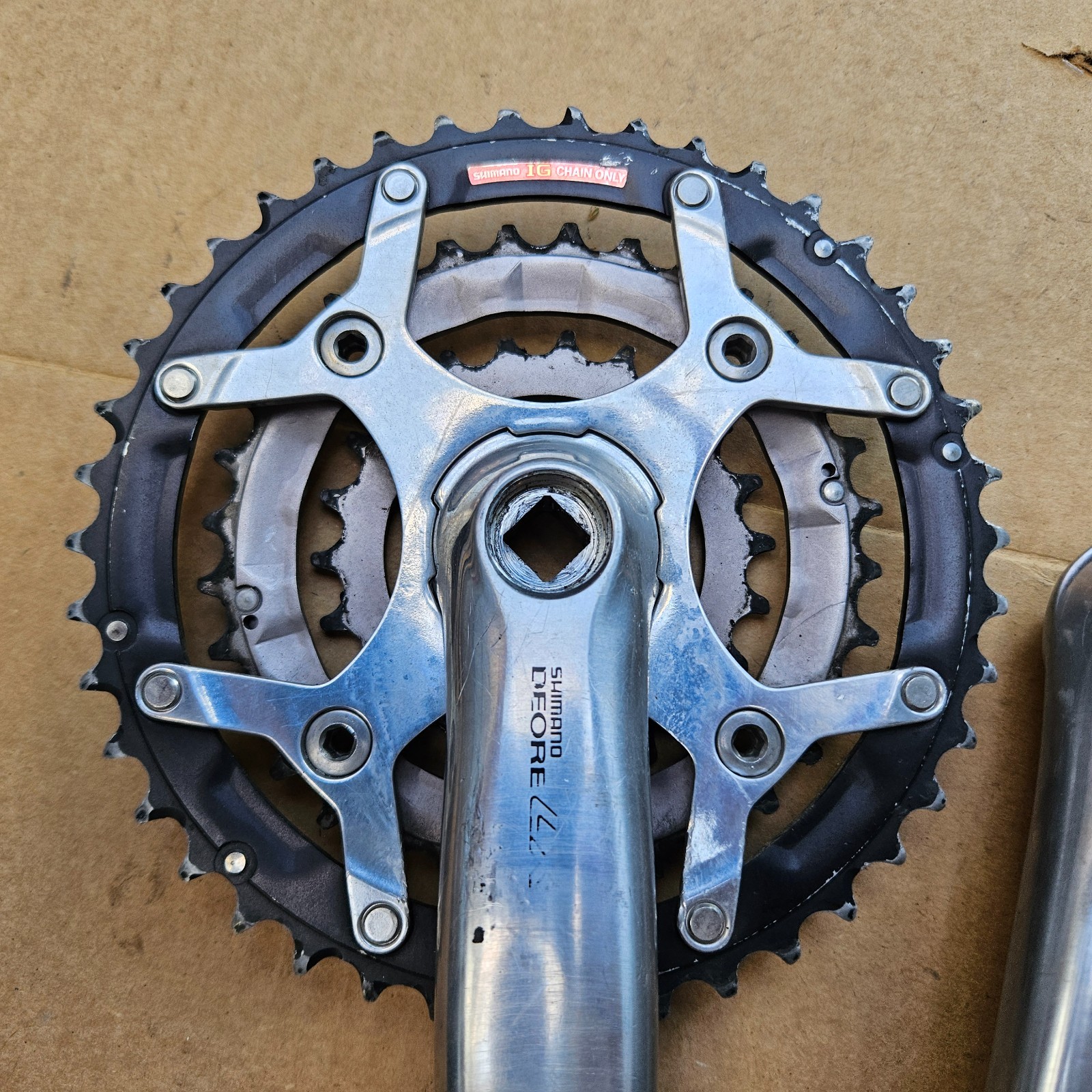 Shimano Deore LX 175mm Triple Crankset FC-M569 44/32/22 Square Taper 104/64 BCD