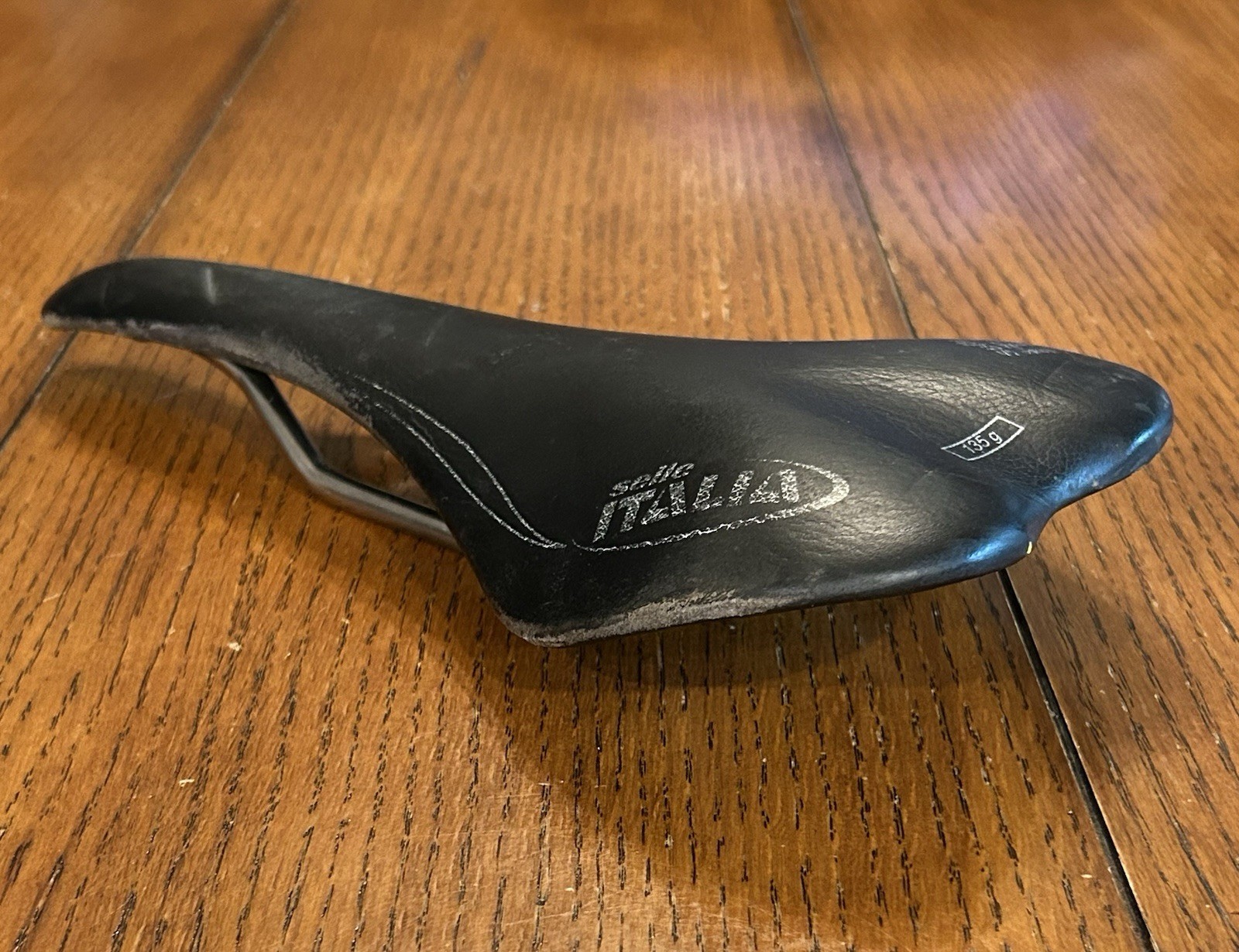 Selle Italia SLR Carbon Fiber – Leather Saddle w/ Titanium Rails – 135g – Italy