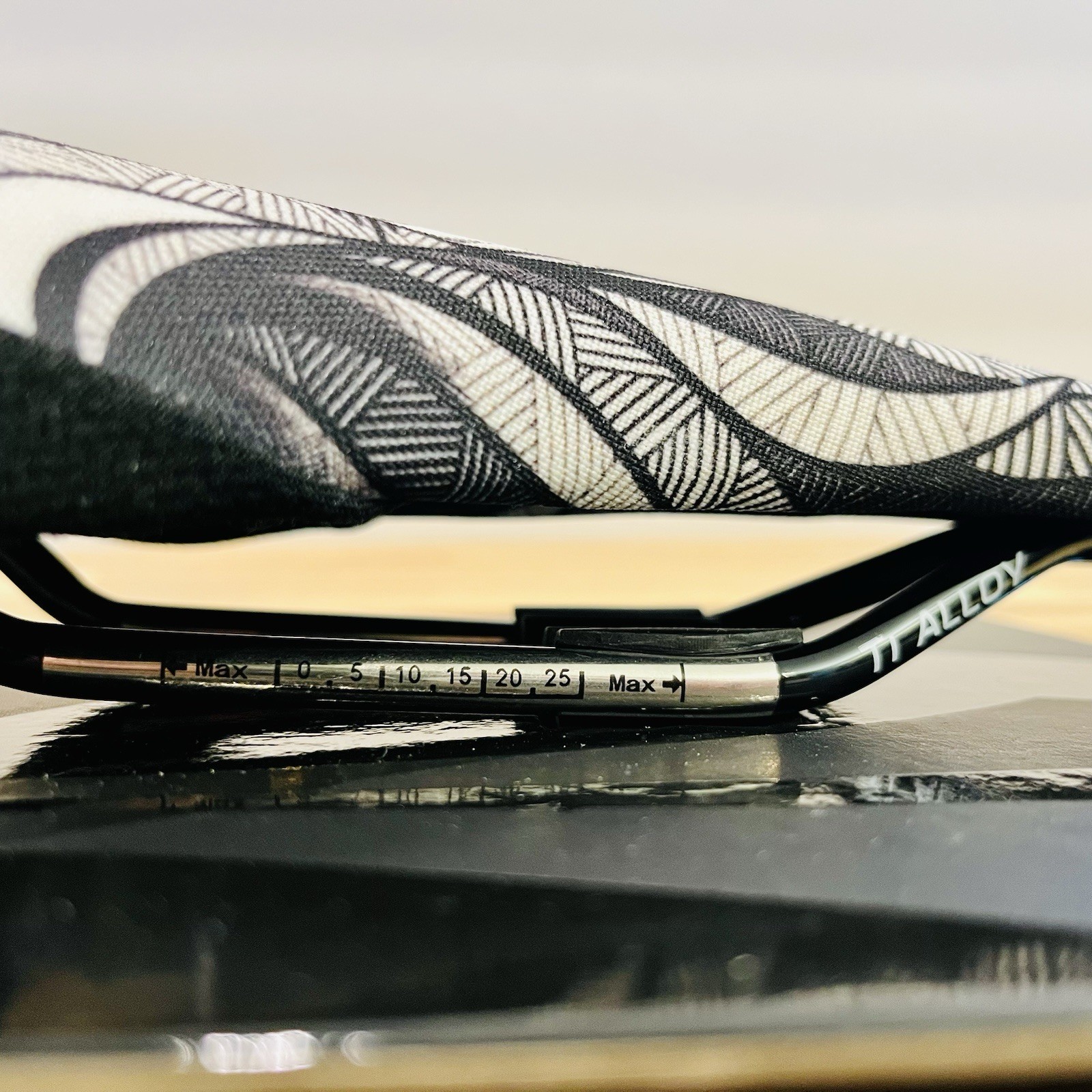SDG Duster P MTN «Chepi» Limited Edition Saddle Ti-Alloy Rails 285mm x 140mm NEW