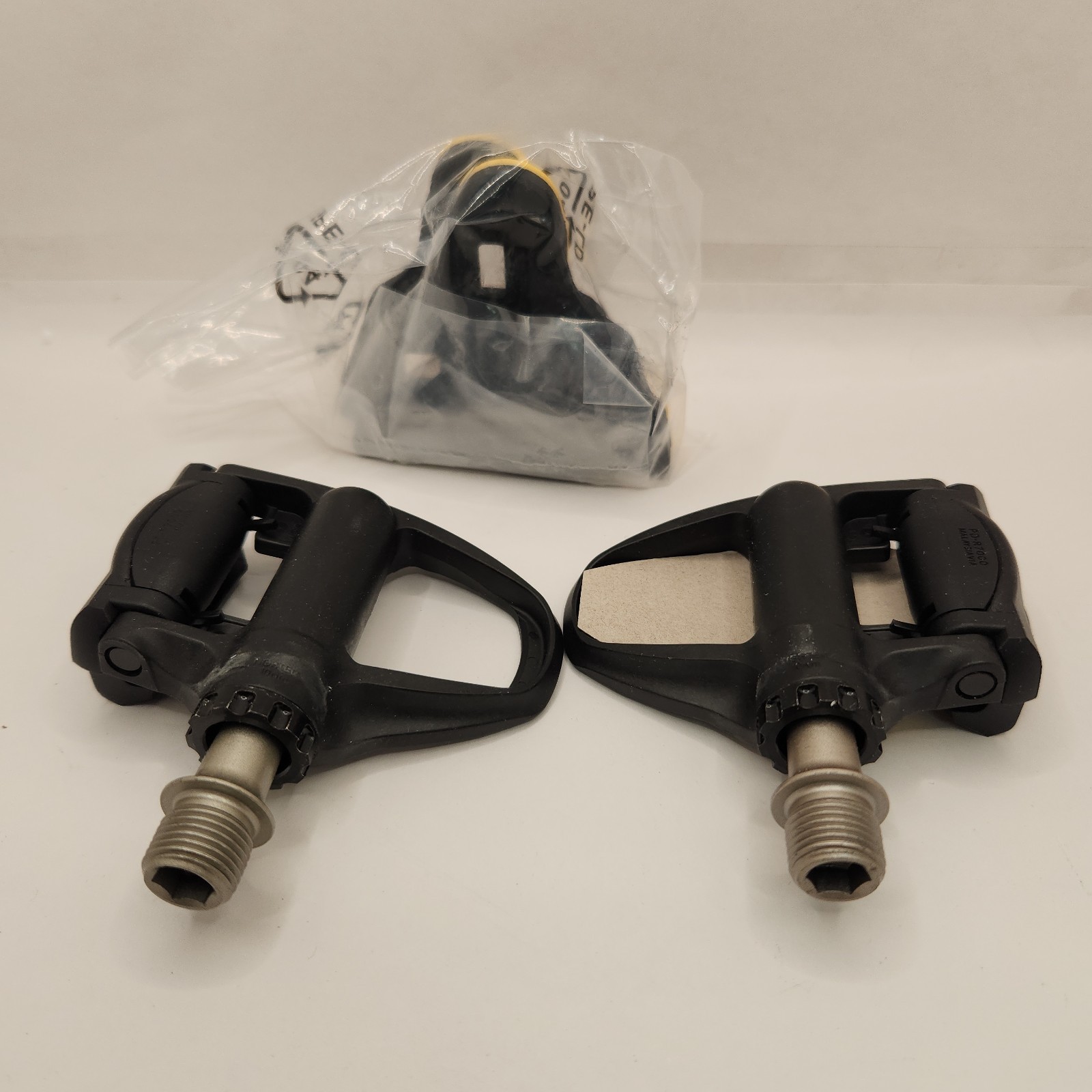 NEW Shimano PD-R7000 SPD-SL Clipless Road Bike Pedals – Black