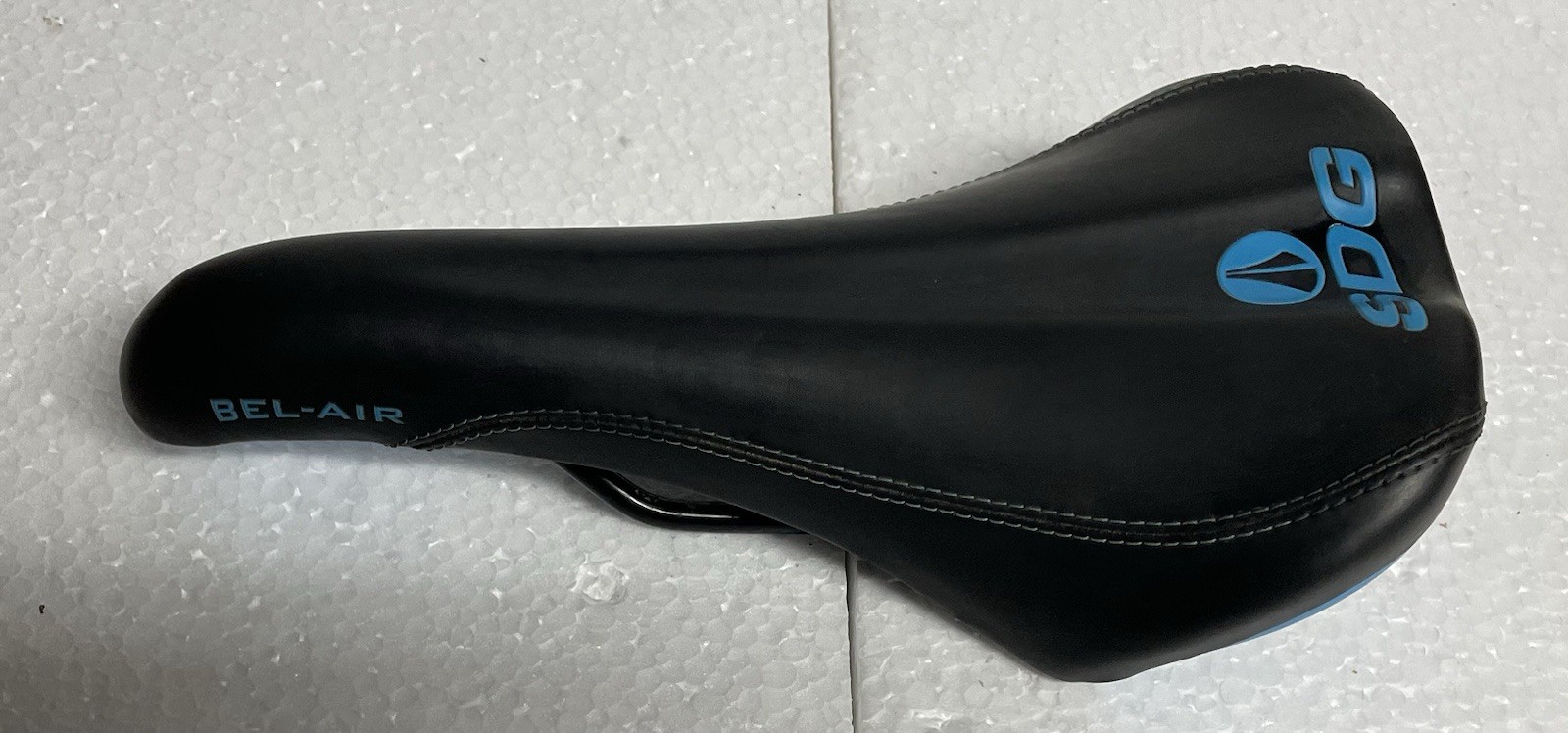 SDG Bell-Air Bicycle Saddle Black / Blue Leather