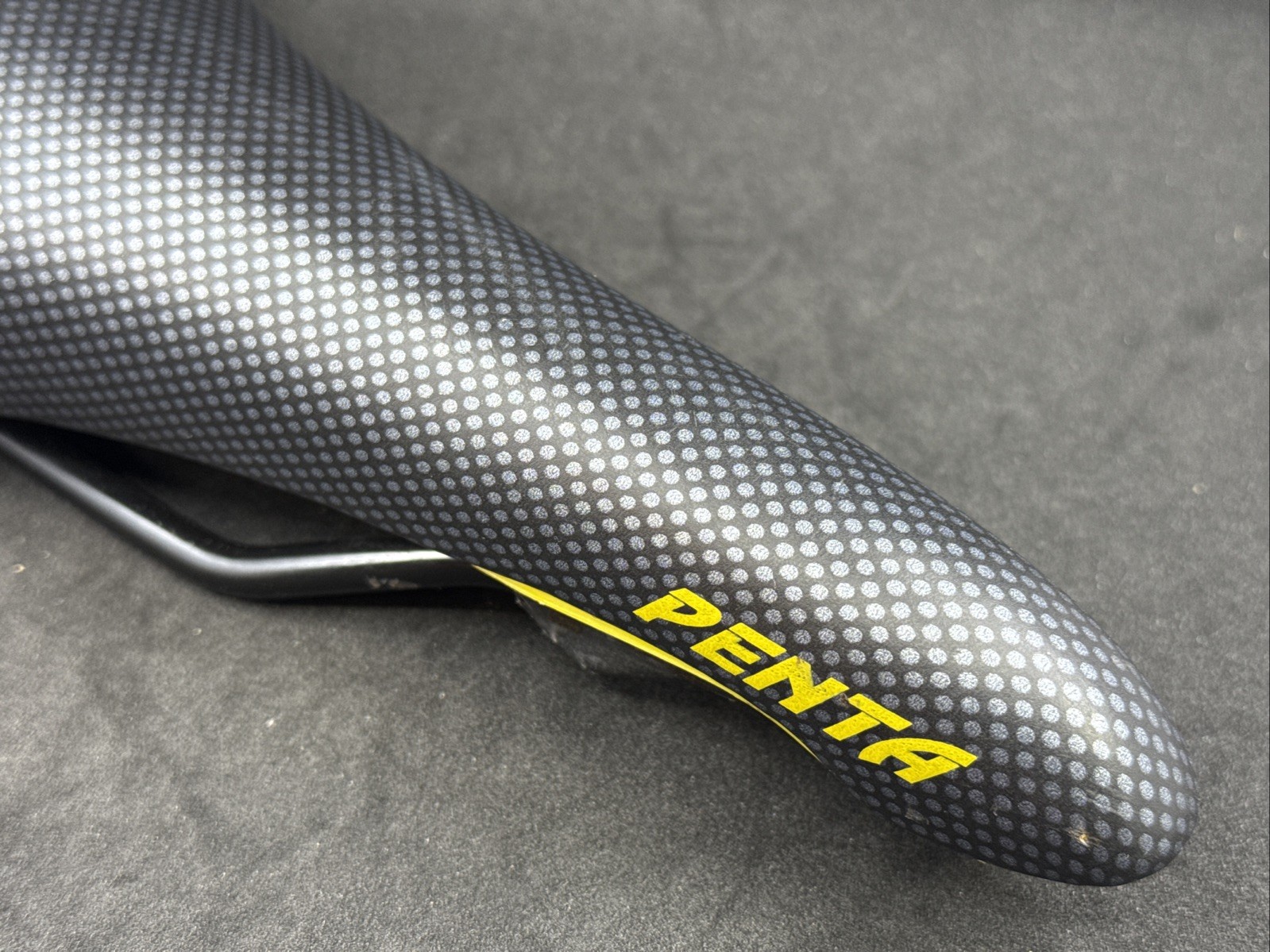 Gipiemme PENTA Saddle Black & Yellow Steel Rails 270mm x 140mm NEAR MINT