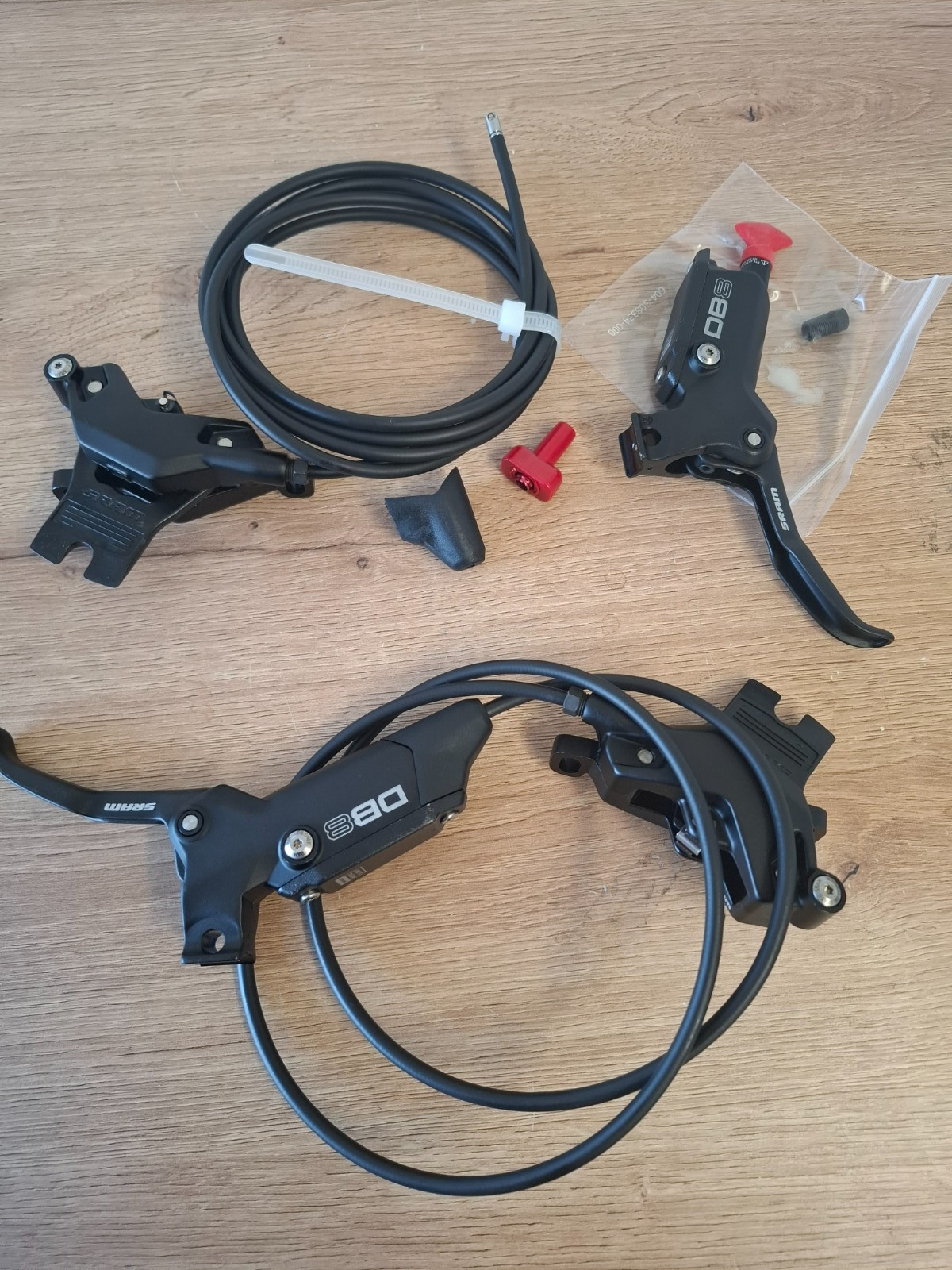 SRAM DB8 Hydraulic Disc Brakes – 4-Piston – Front & Rear – 90/200 cm Set, new