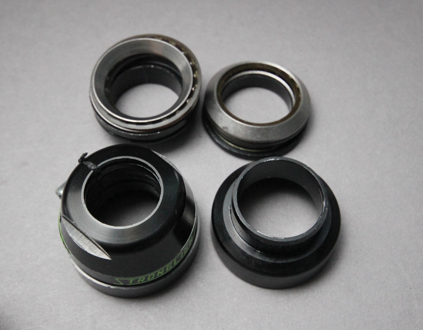 Stronglight X14 France Headset / 1″ / BC1 ISO / 122g / Black Alloy