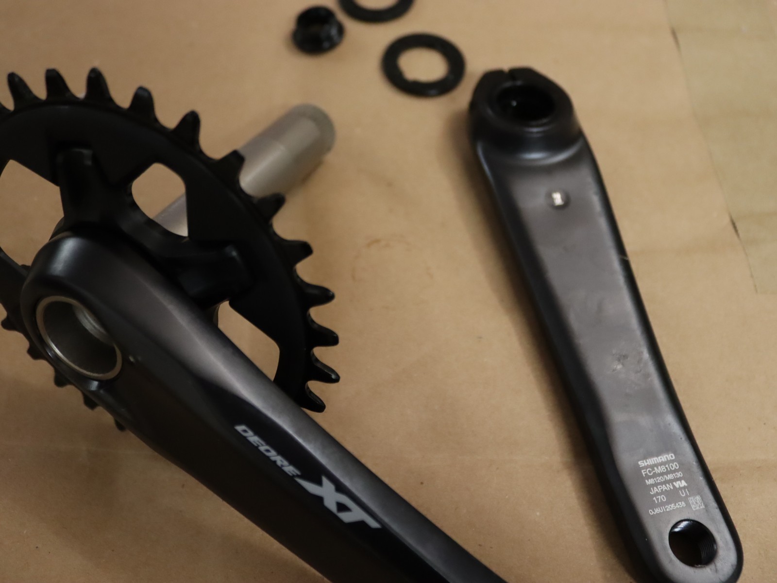 Shimano DEORE XT FC-M8100-1 Crankset with bottom bracket