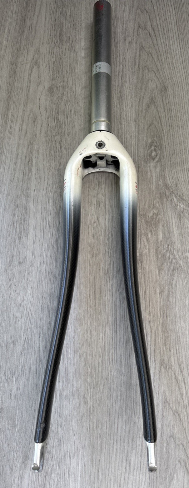 BONTRAGER CARBON FORK 700C 1 1/8 INCH STEEERER TUBE 245 MM STEERER
