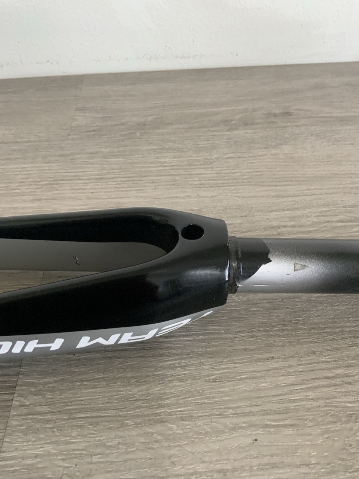 TEAM HIGH CARBON FORK 700C 1 1/8 INCH THREADLESS 190 MM STEERER 336 GRAMS