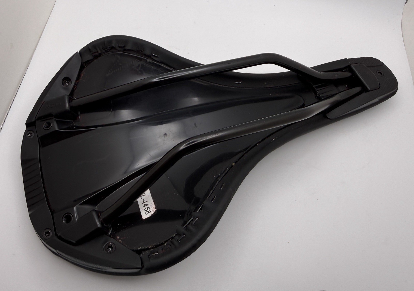 NOS Specialized Body Geometry Bridge Bicycle Seat 143mm