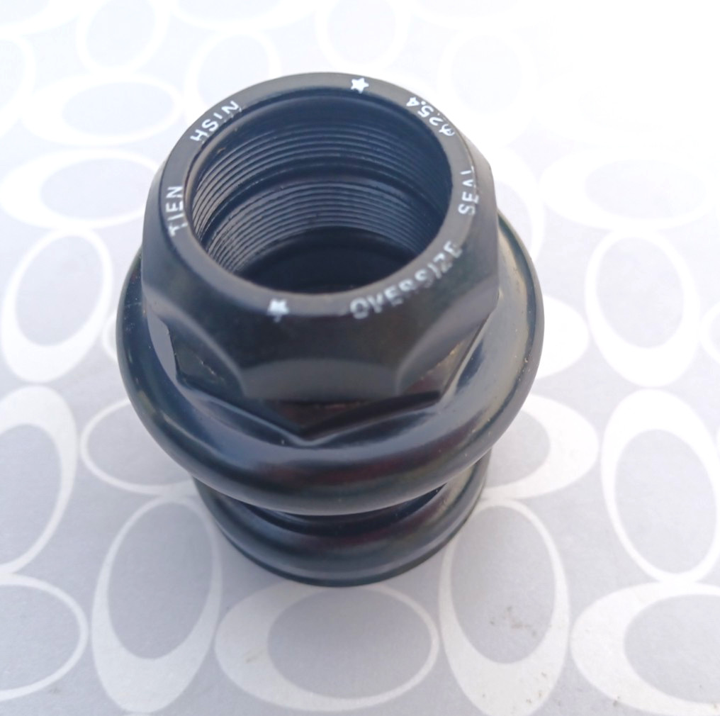 Tien Hsin Headset 1-1/8″ Threaded Black 34.3/30.0mm Crown – 40.7 mm Stack Sealed