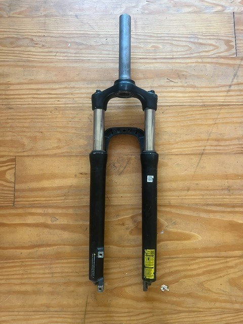 SR Suntour XCE 27.5″ QR Disc Suspension Fork 100mm travel, 1-1/8″ Steerer Tube