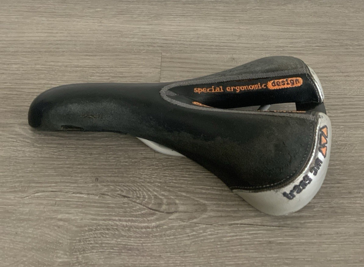 SELLE ITALIA TRANS AM SADDLE 280 GRAMS 150 MM X 275 MM