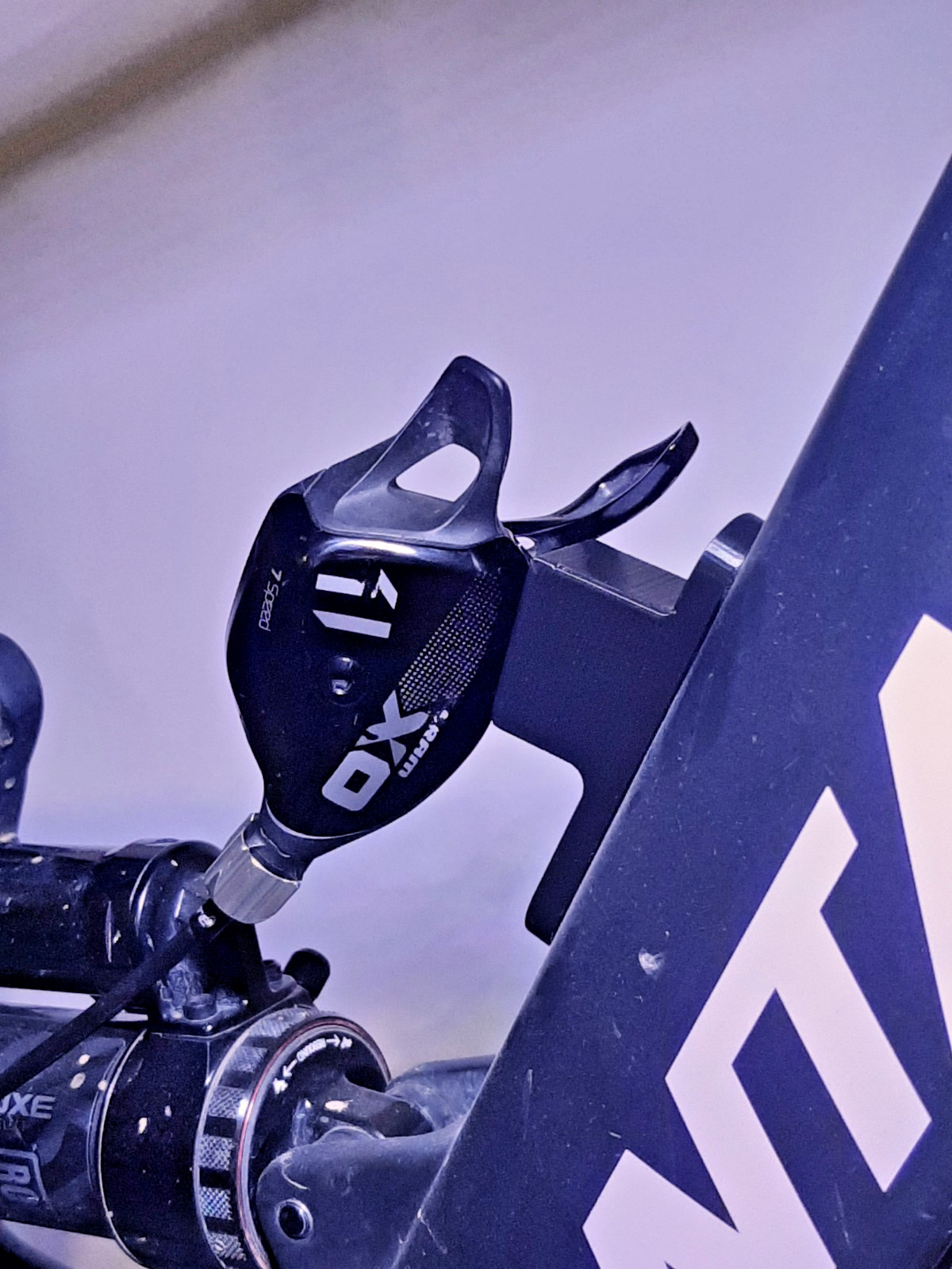 Slopestyle Downtube Shifter water bottle mount for Sram trigger MTB Barspins