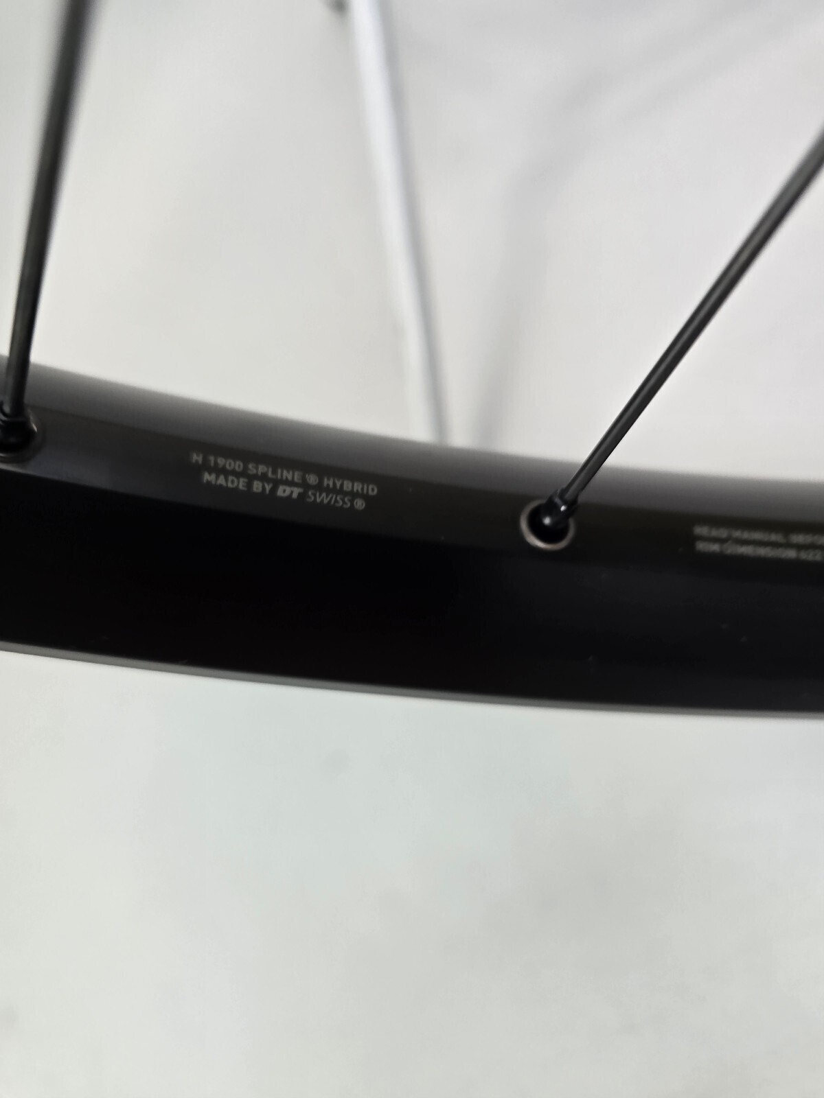 NEW DT Swiss Wheel H 1900 SPLINE 29″ 622x35mm Black Rim