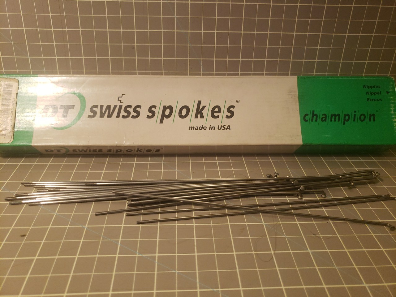 DT SWISS Champion Round Spokes Silver J-bend 2.0 mm 255mm 20/Count