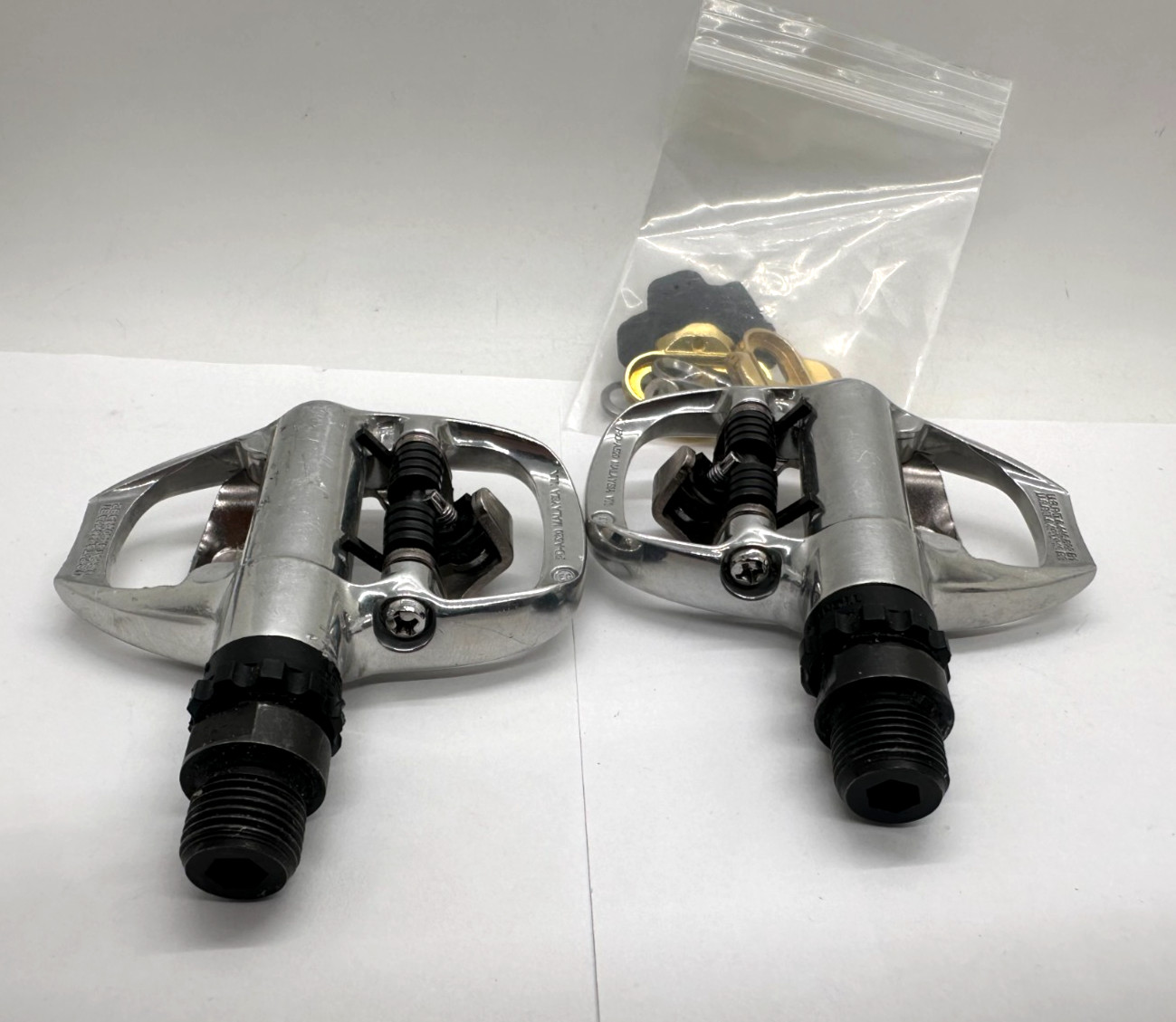 Shimano SPD Cycling Pedals Spinning Mountain Bike PD-A520 MTB Clipless 2 BOLT