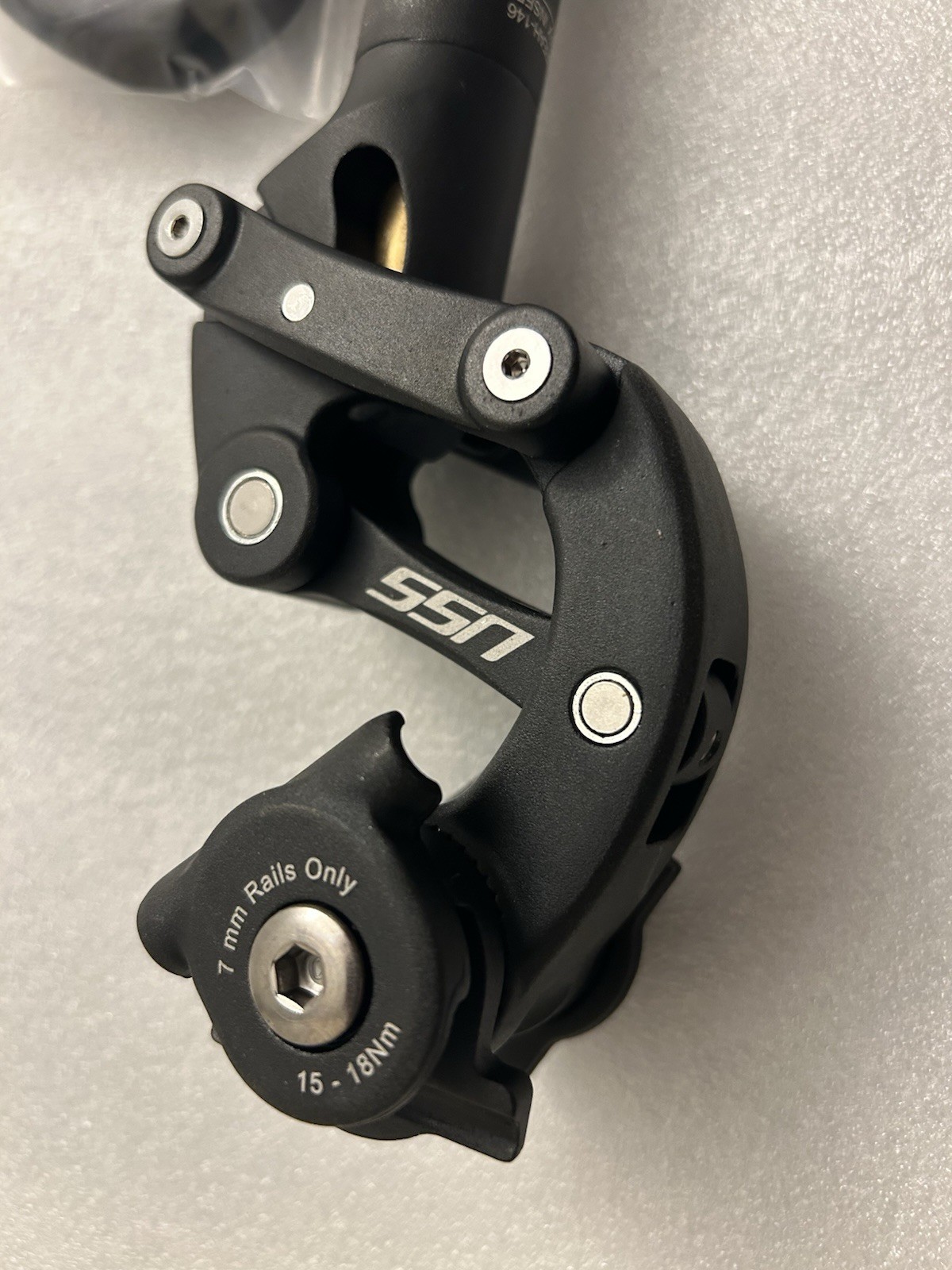 Safort Suspension Seatpost 27.2mm/ 365mm MTB Bike/ eBike AD-SP18-Open Box