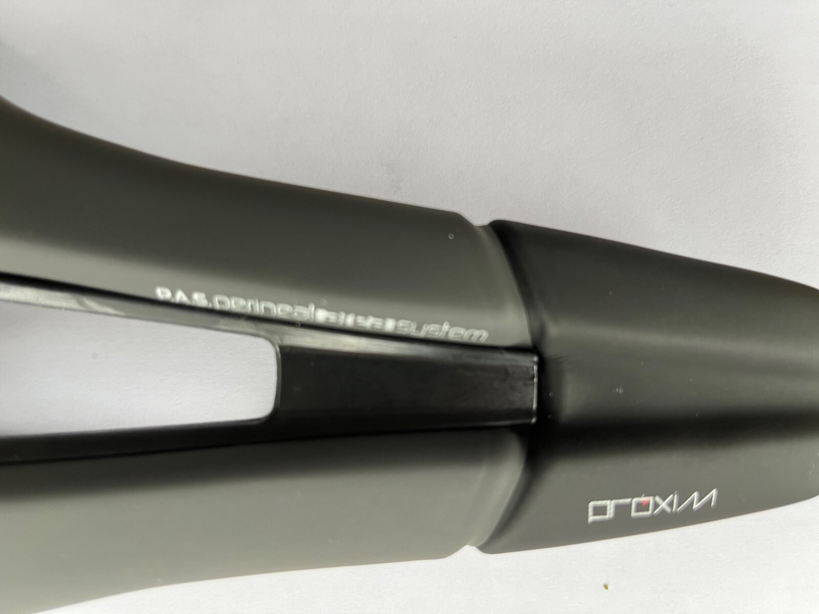 Prologo Proxim W650 Saddle w PAS Pro T2.0 Rails 269g 145x247mm Anthracite/Black