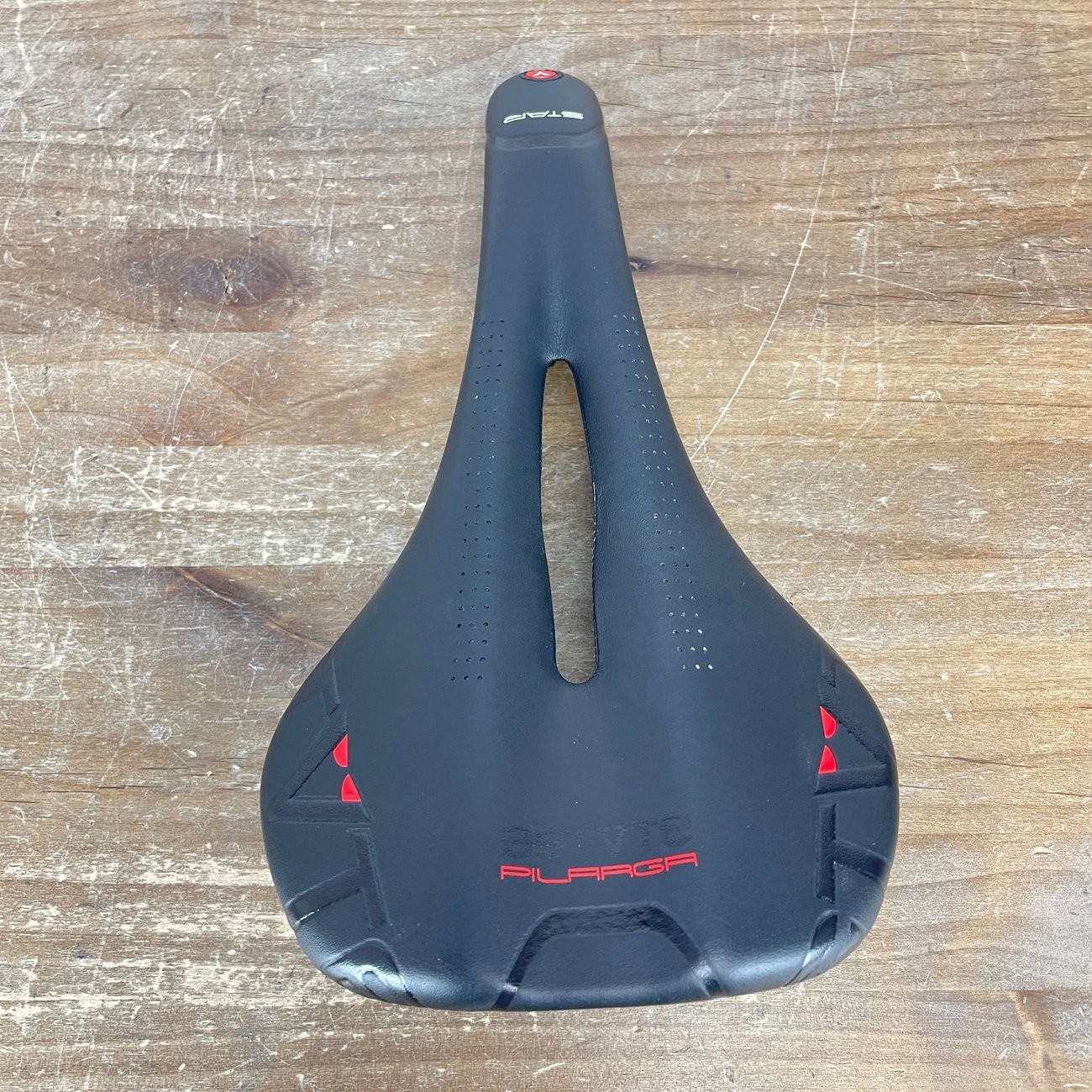 Astute Pilargo Star Carbonio 7x9mm Carbon Rails 145mm Road Bike Saddle